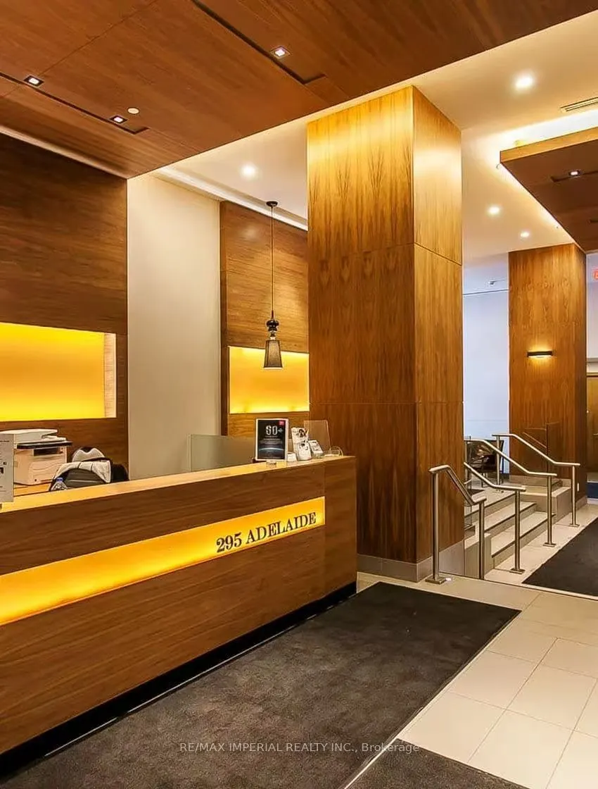 295 Adelaide Street W, #723