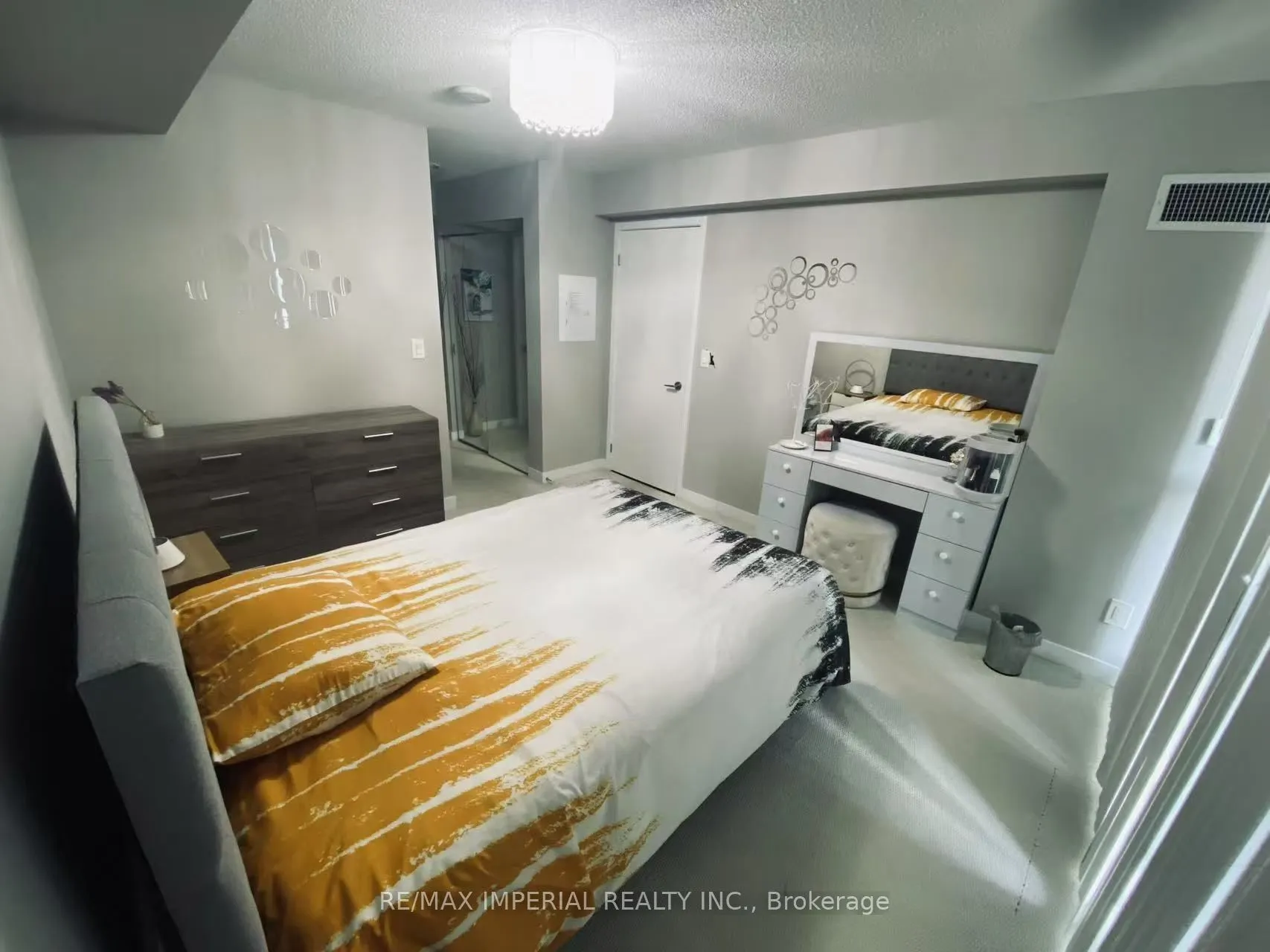 295 Adelaide Street W, #723