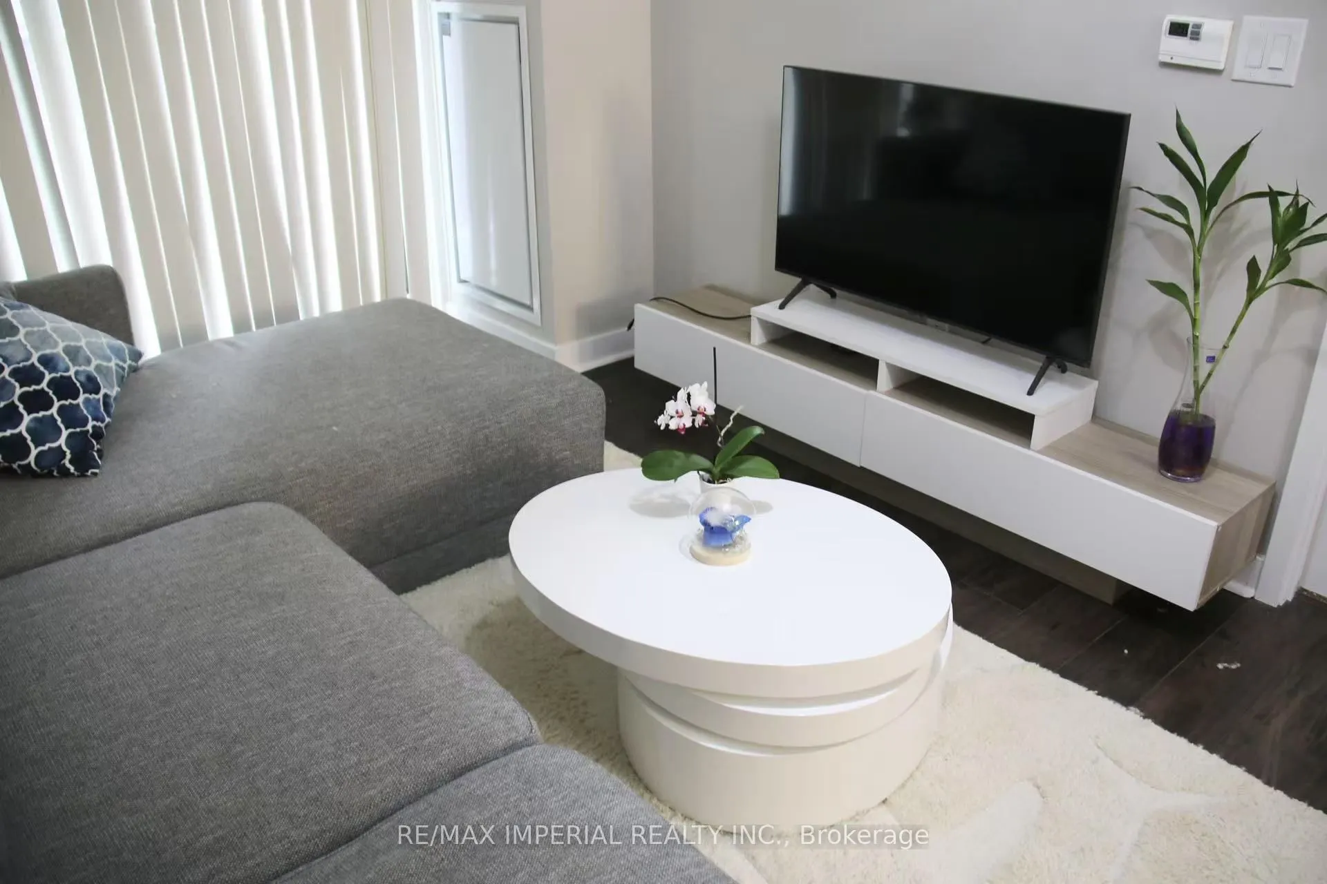 295 Adelaide Street W, #723