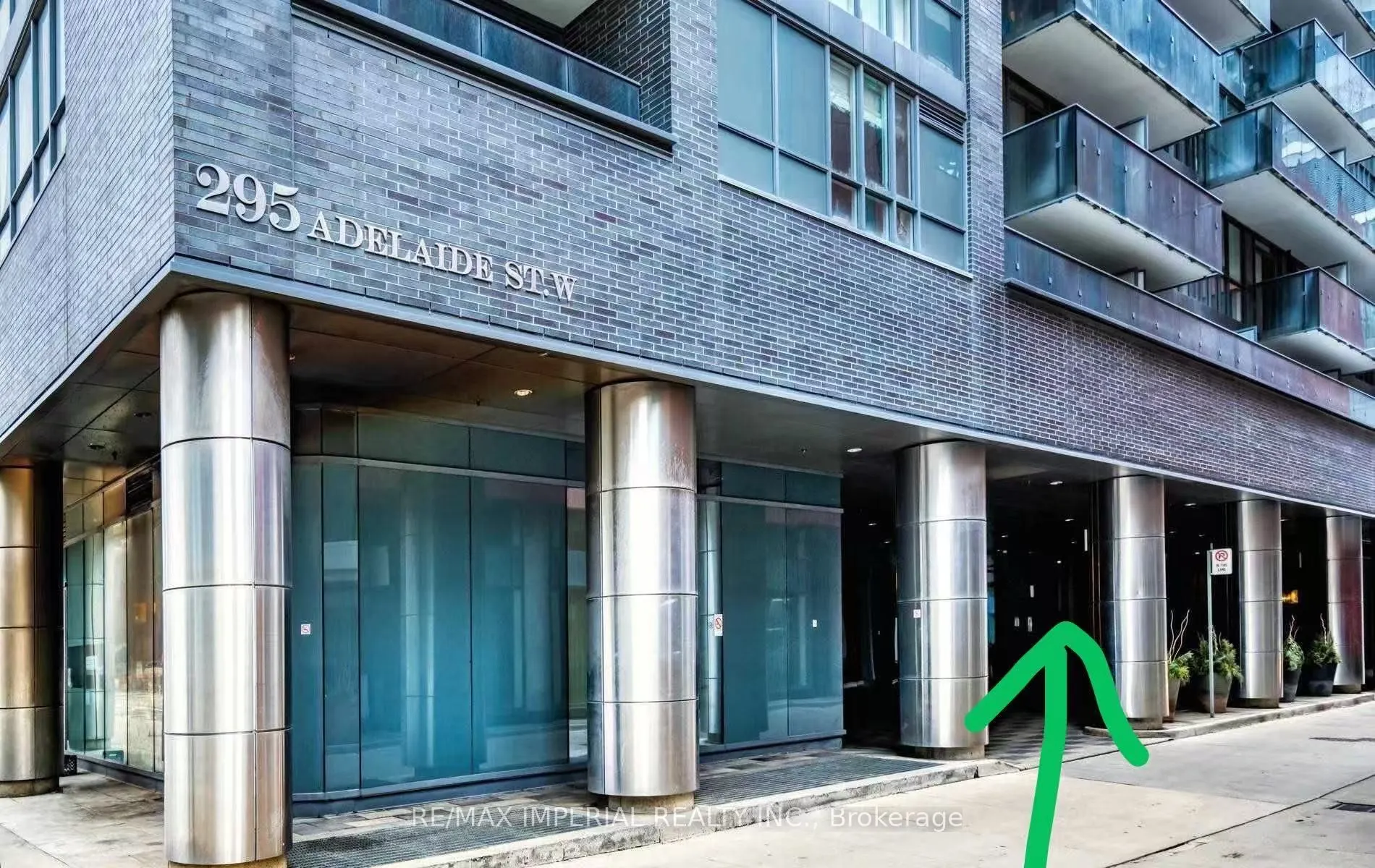 295 Adelaide Street W, #723