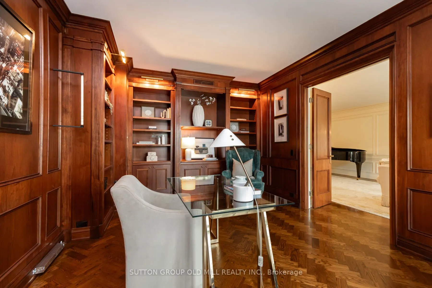 38 Avenue Road, #700