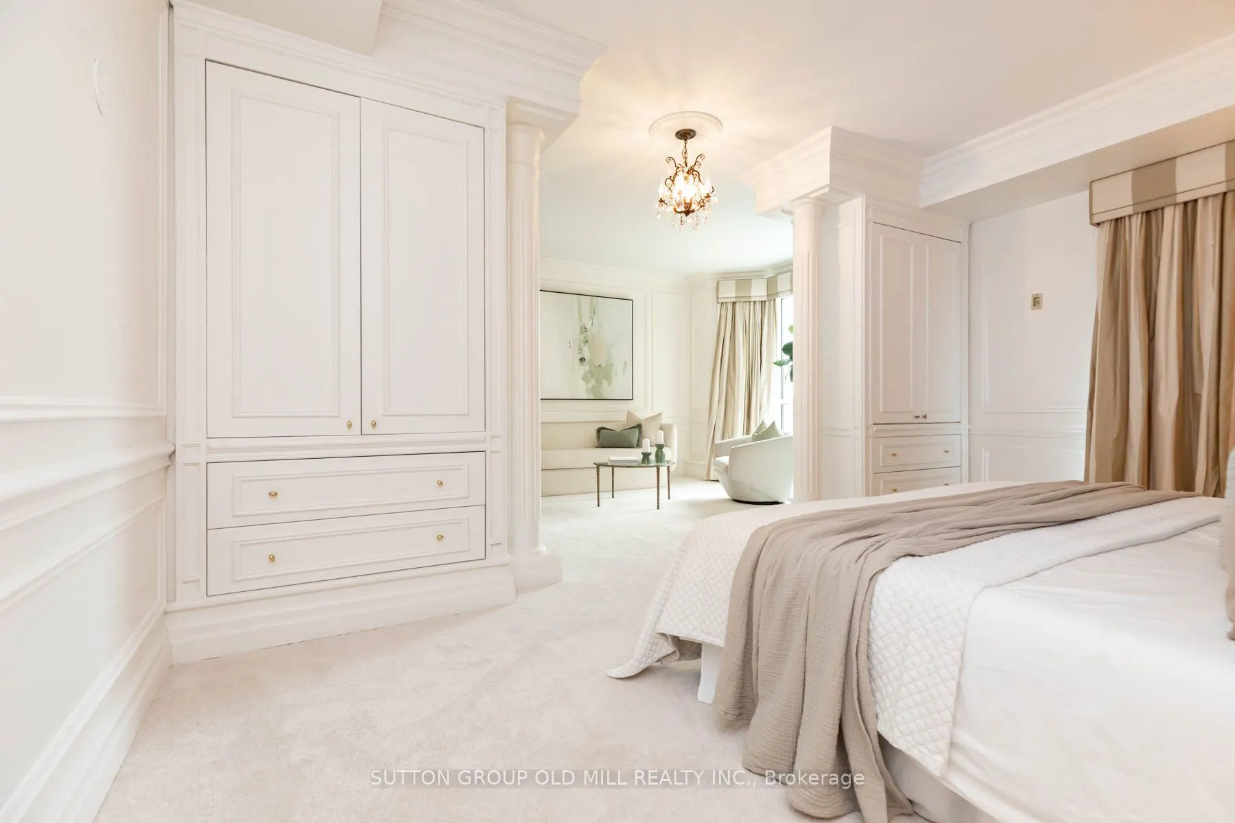 38 Avenue Road, #700