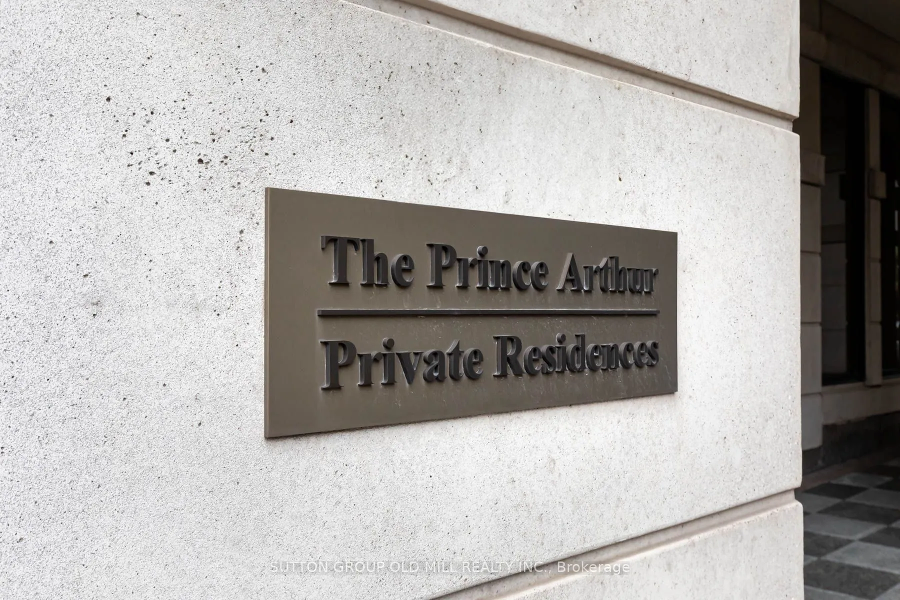 38 Avenue Road, #700