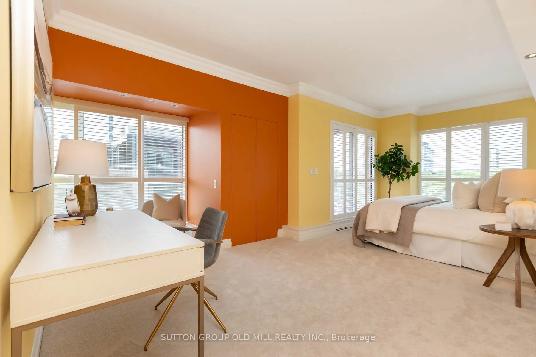 38 Avenue Road, #700