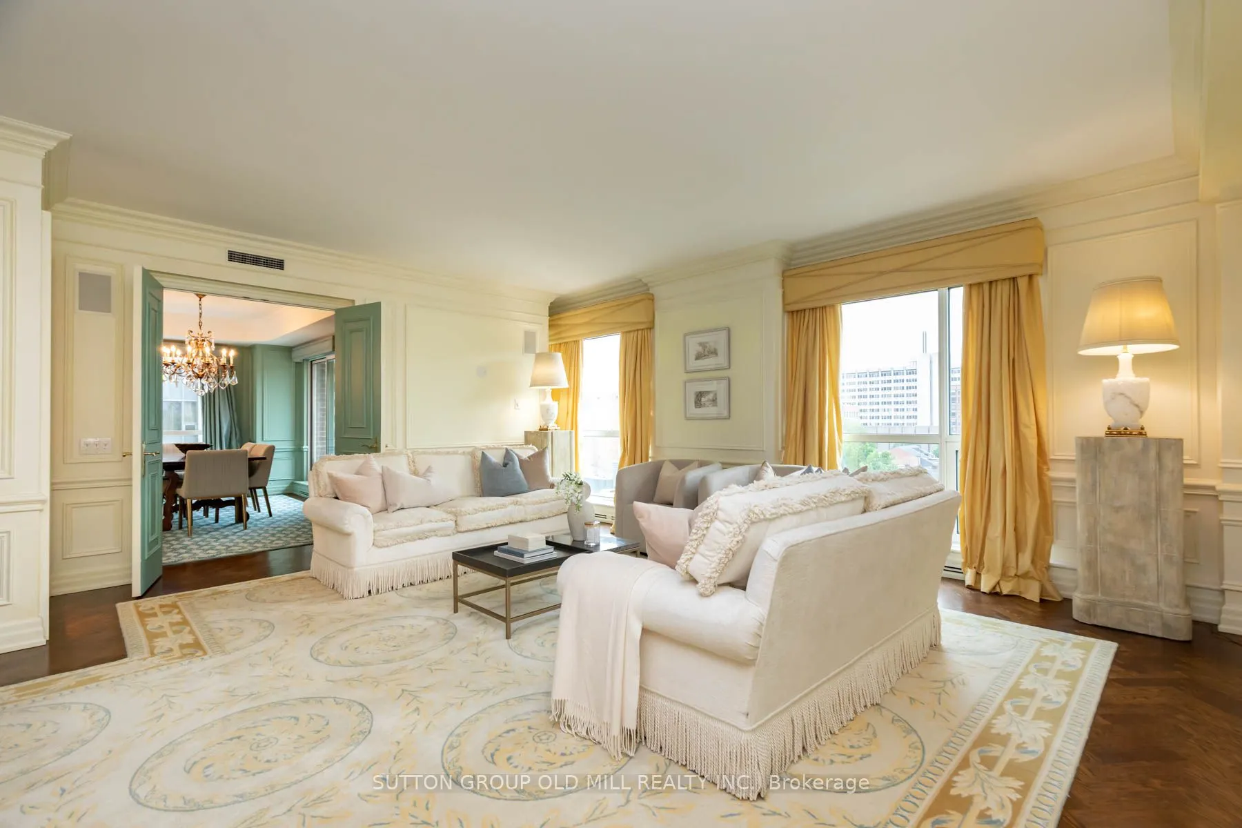 38 Avenue Road, #700