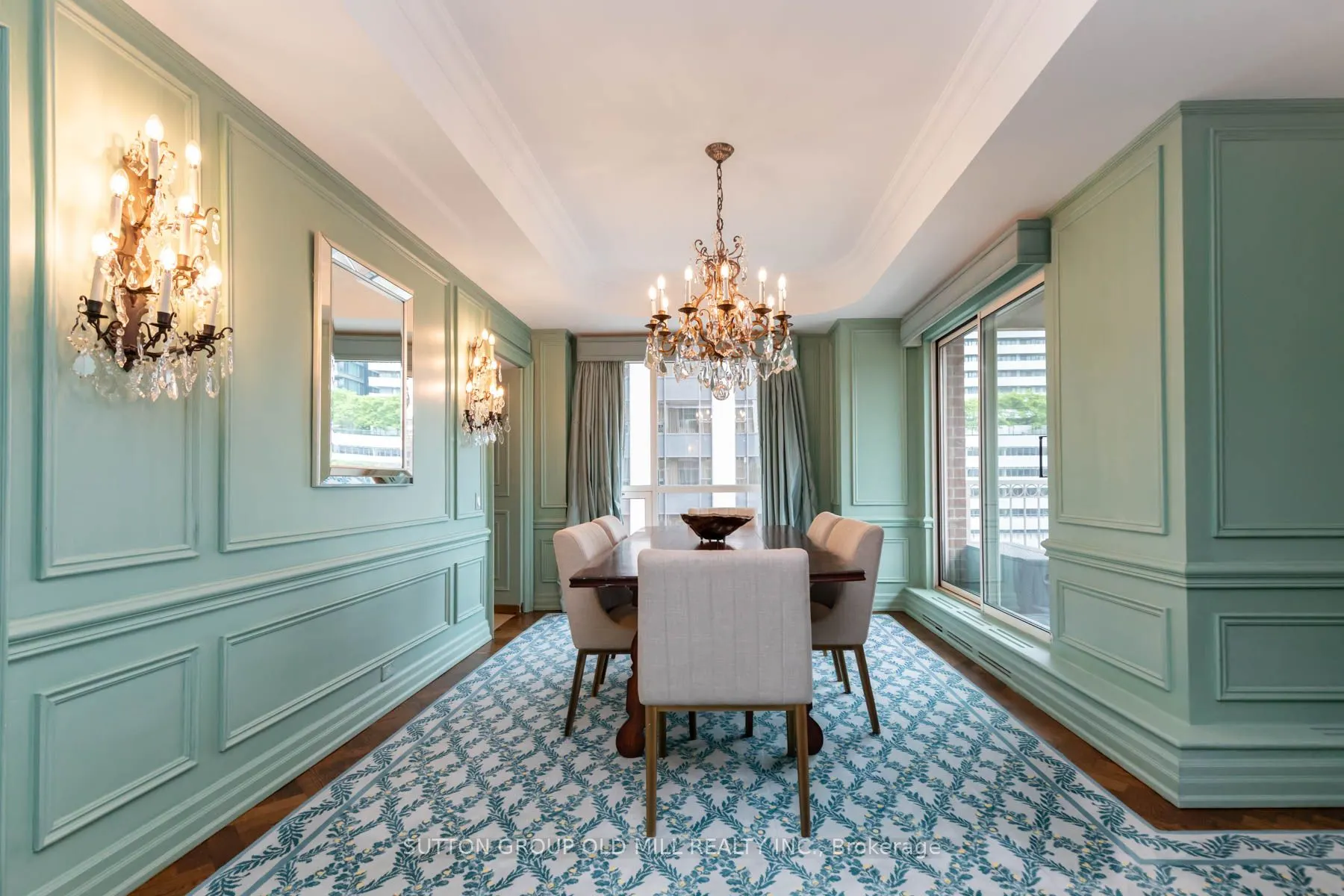 38 Avenue Road, #700