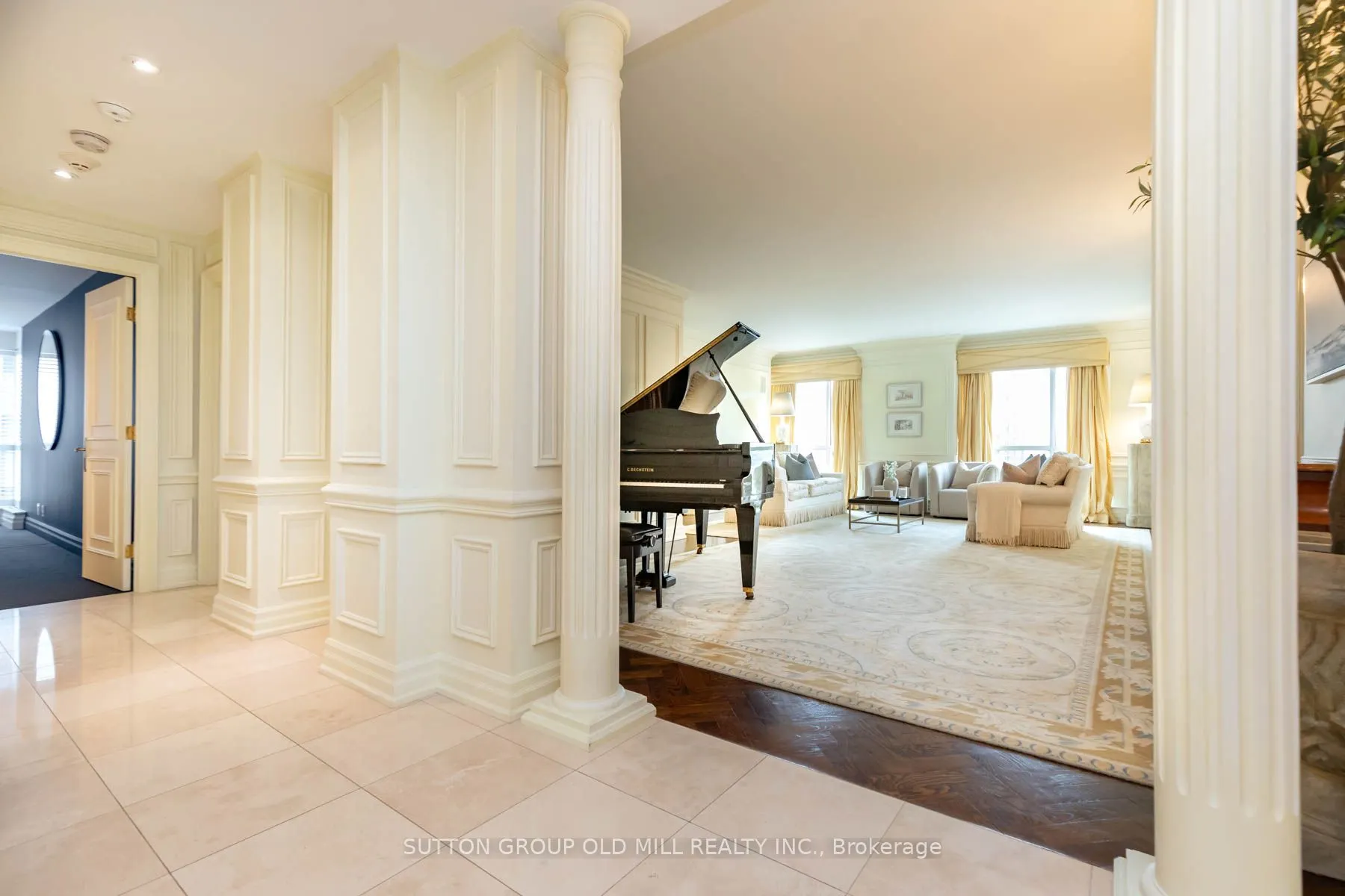 38 Avenue Road, #700