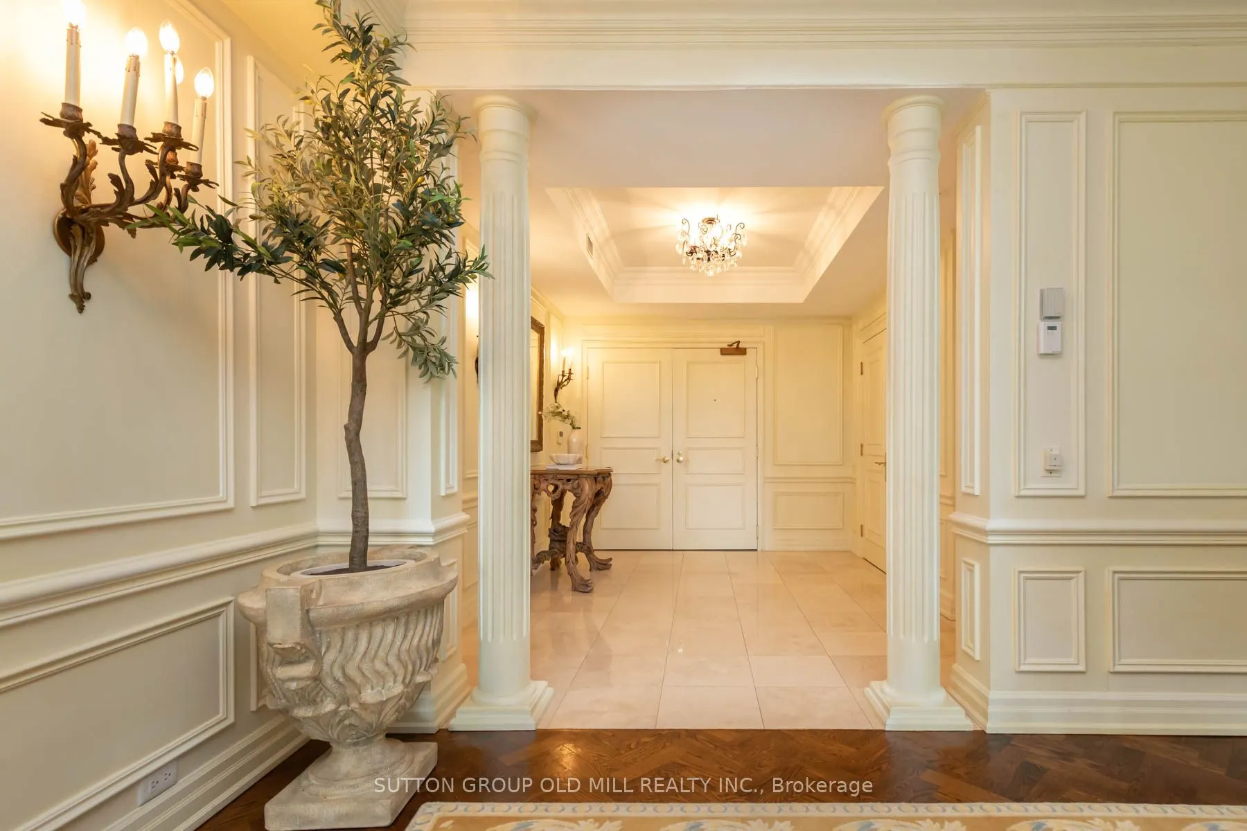 38 Avenue Road, #700