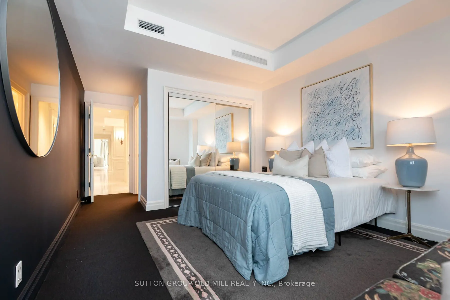 38 Avenue Road, #700