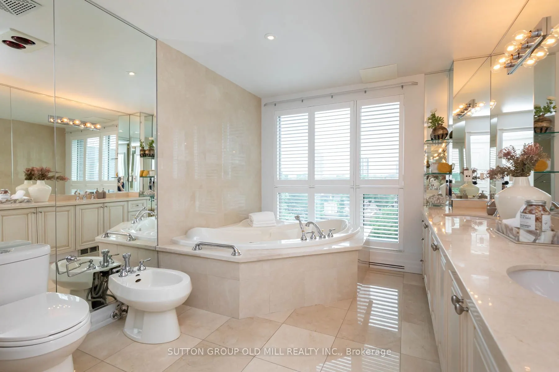 38 Avenue Road, #700