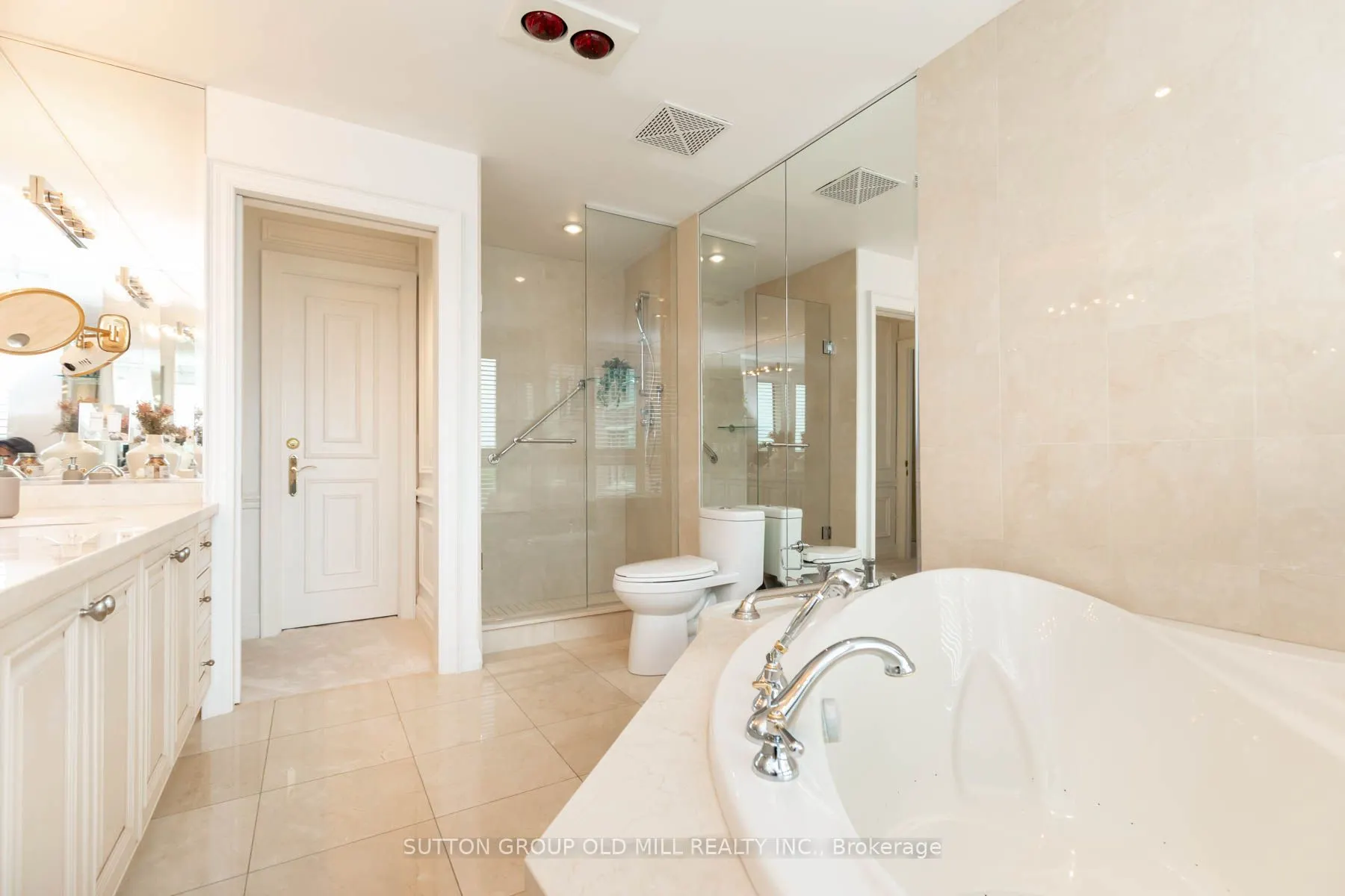 38 Avenue Road, #700