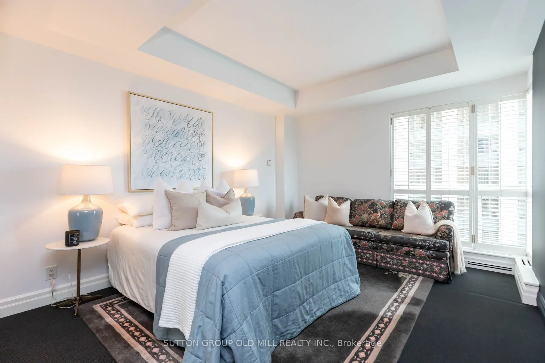 38 Avenue Road, #700