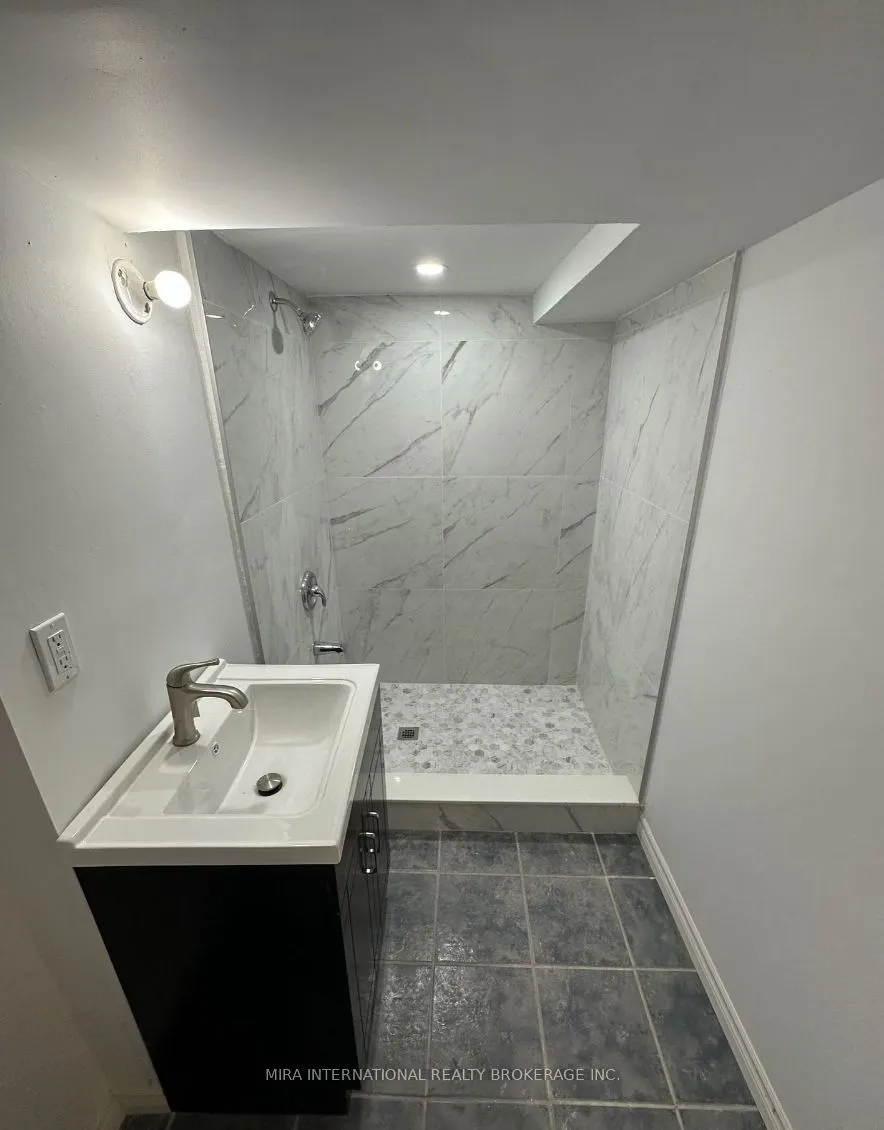 414 Dundas Street E, #B1