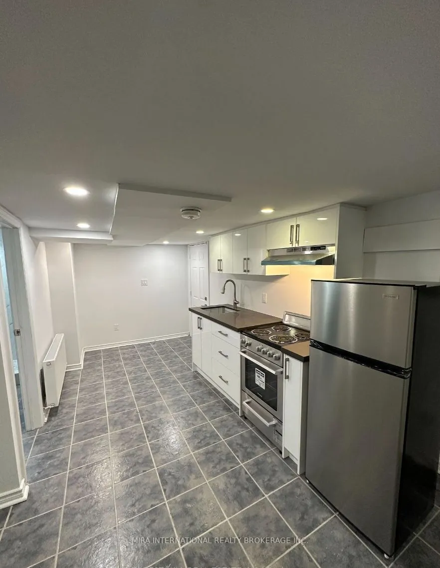 414 Dundas Street E, #B1