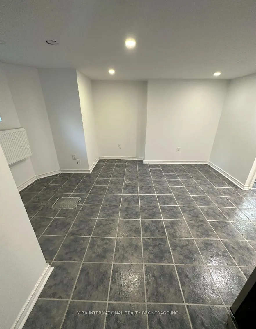 414 Dundas Street E, #B1