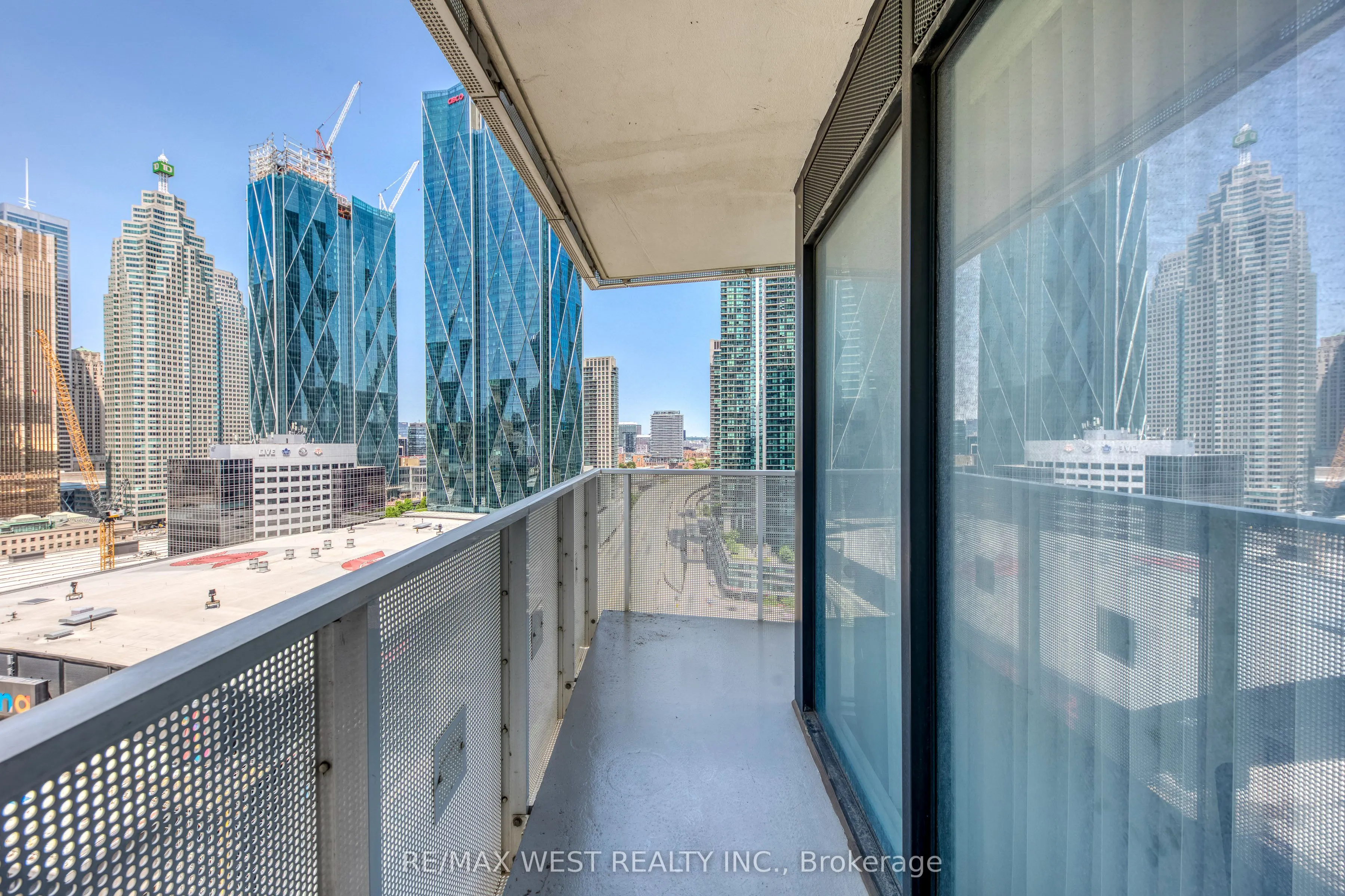 100 Harbour Street, #2004