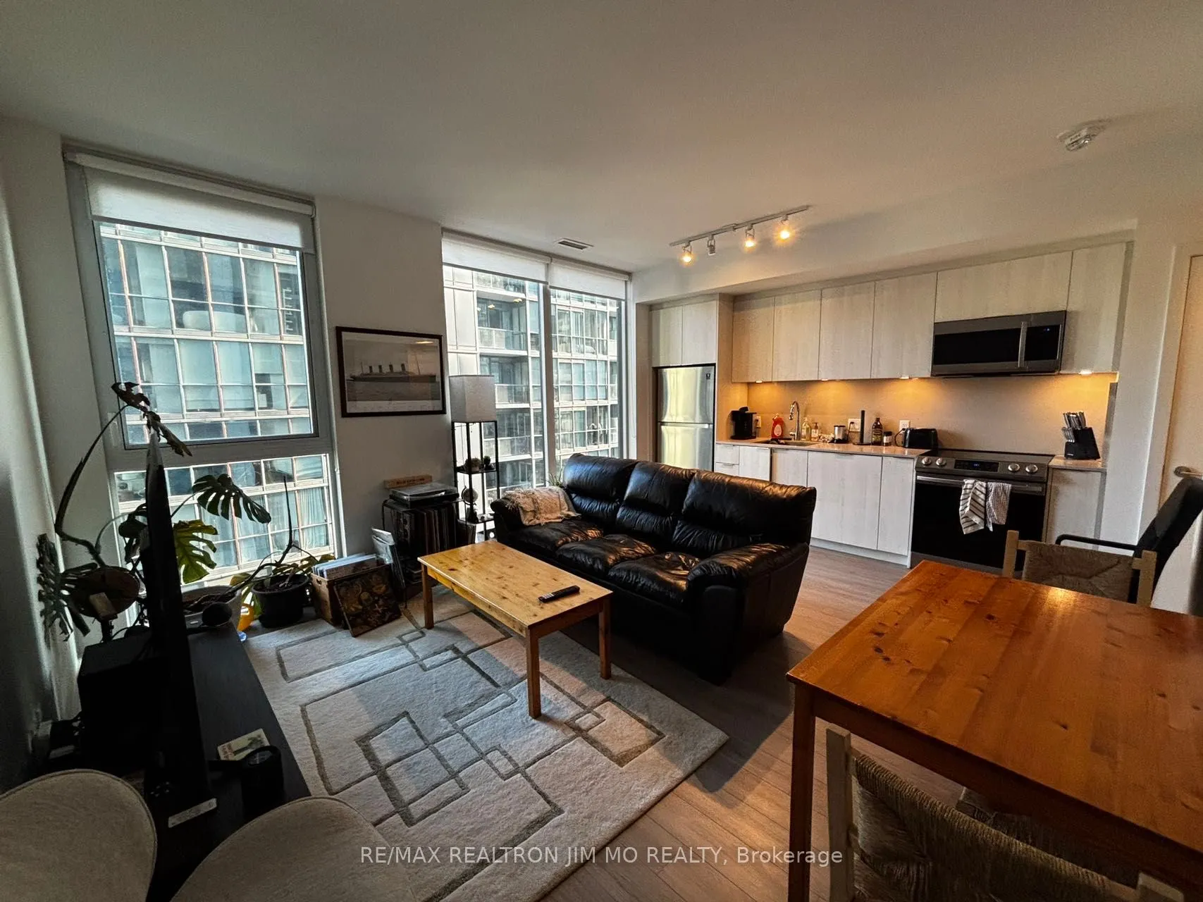 357 King Street W, #1008