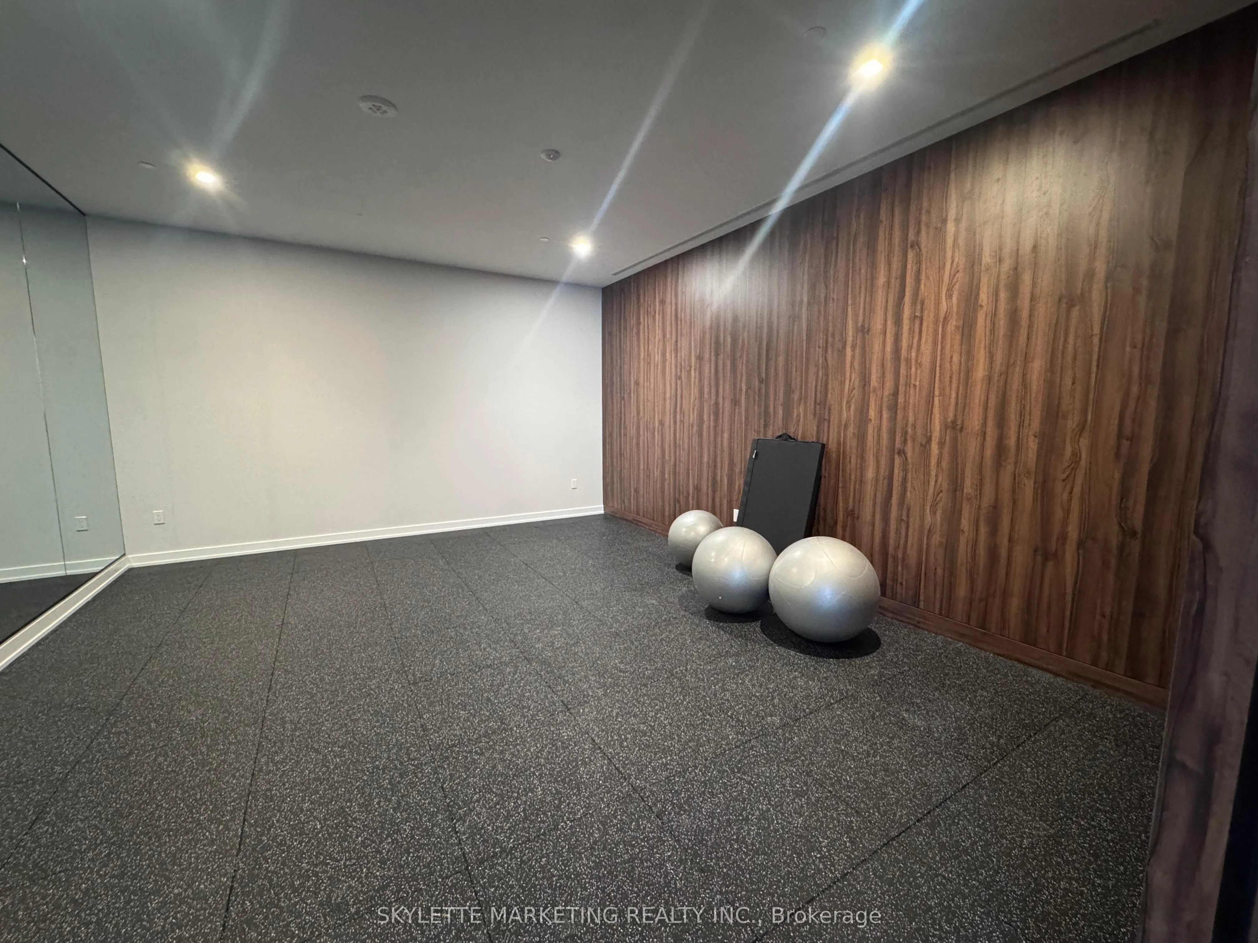 1 Kyle Lowry Road, #118