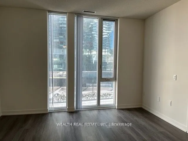 138 Downes Street, #908