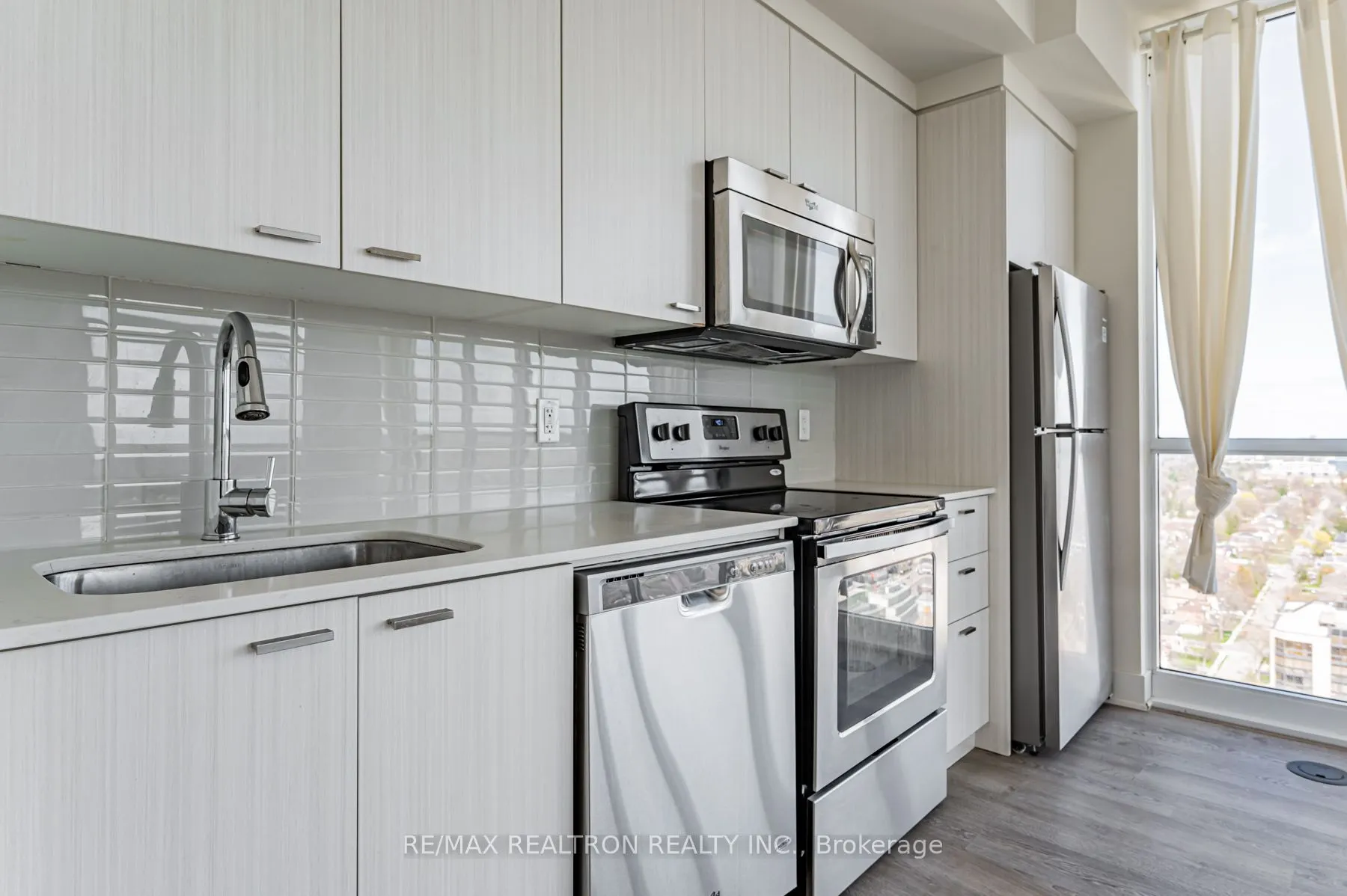 88 Sheppard Avenue E, #2802