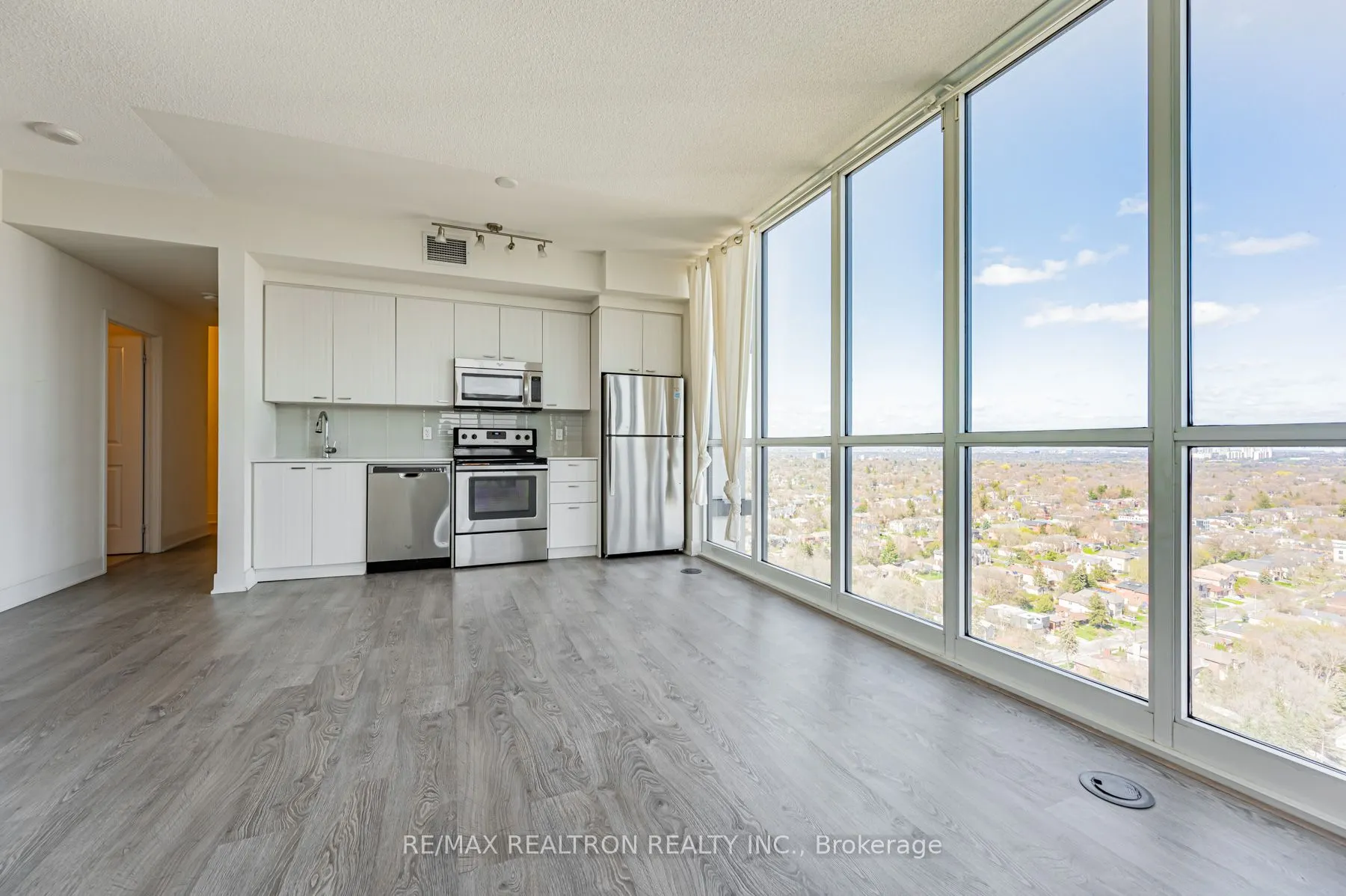 88 Sheppard Avenue E, #2802