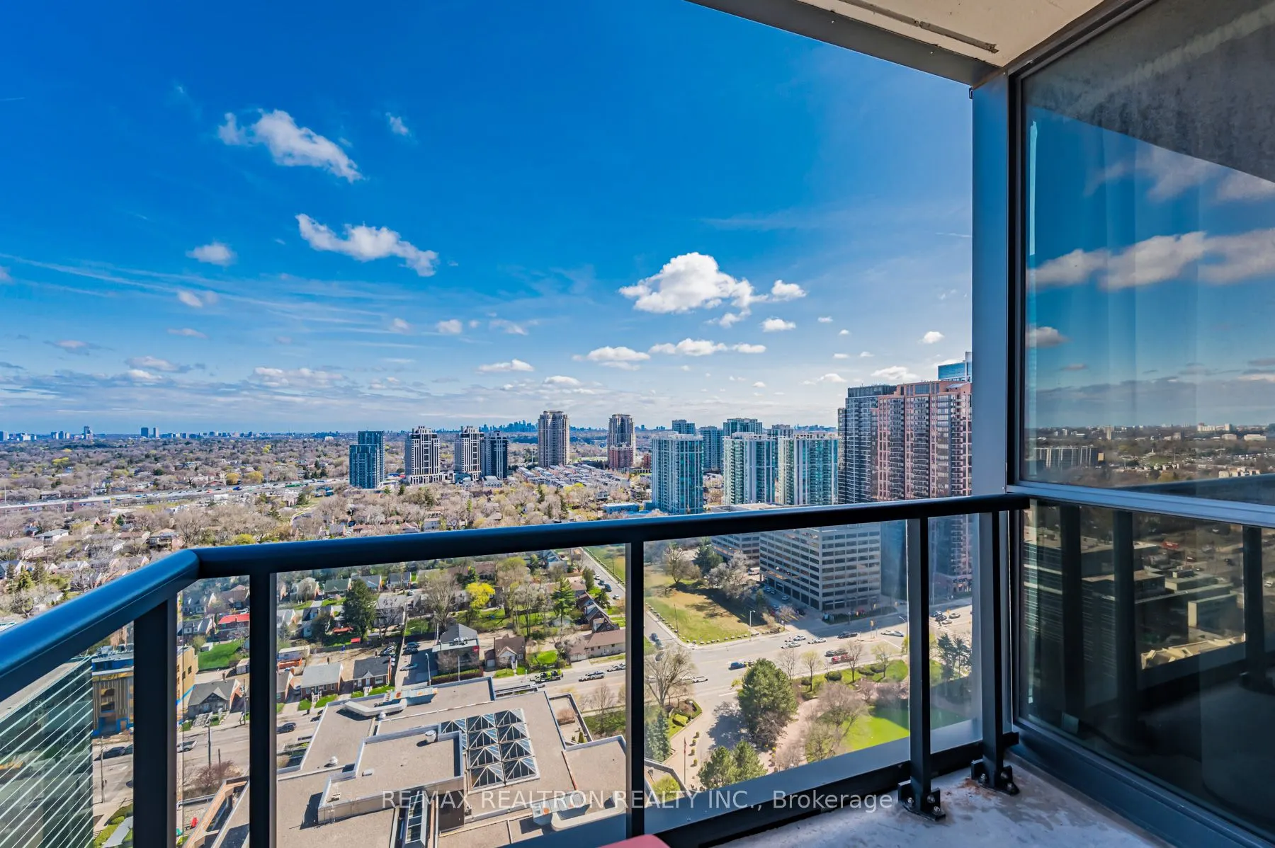 88 Sheppard Avenue E, #2802