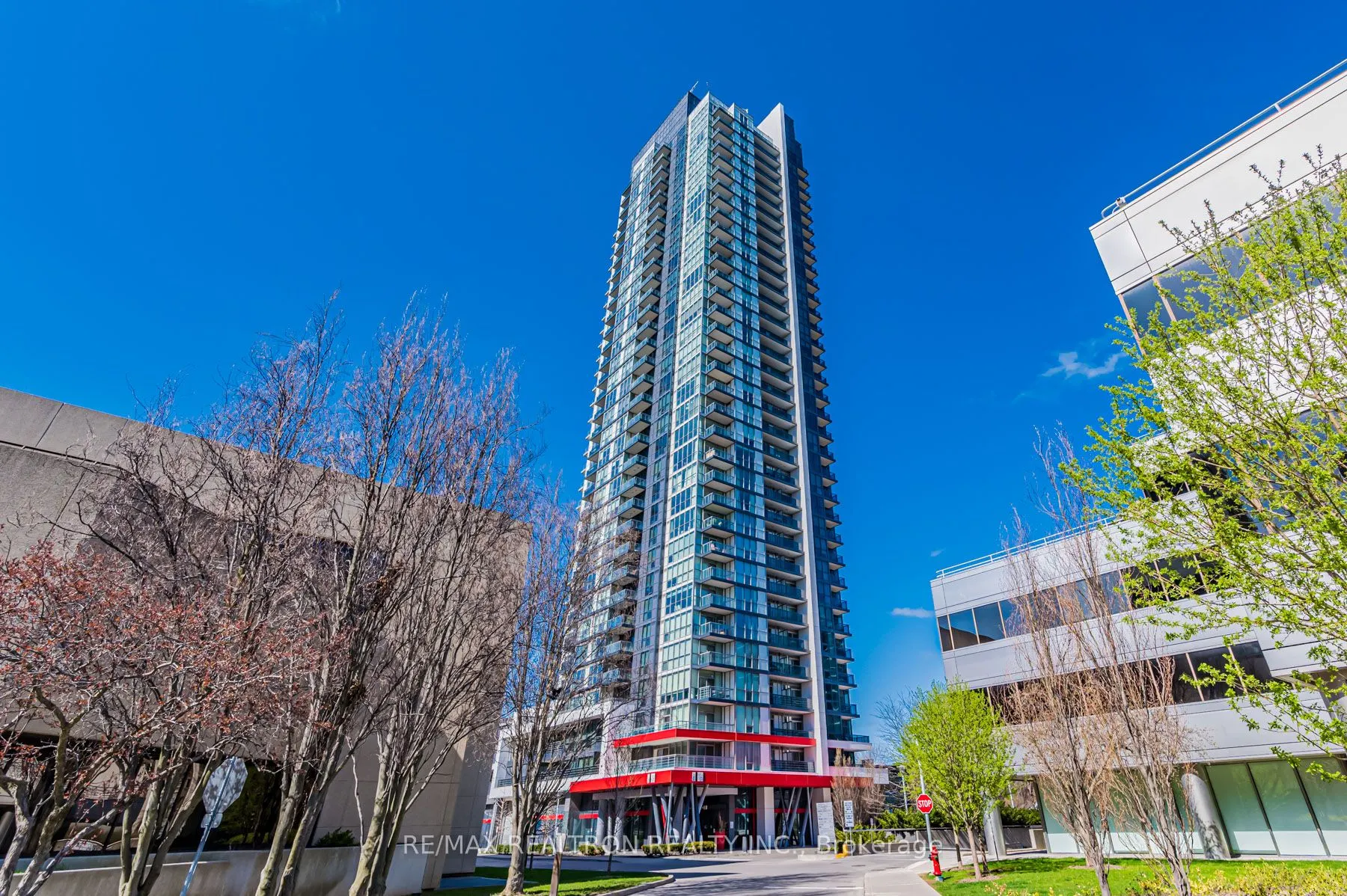 88 Sheppard Avenue E, #2802