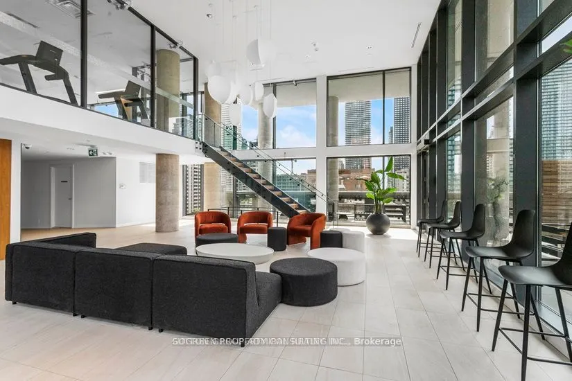 81 Wellesley Street E, #704