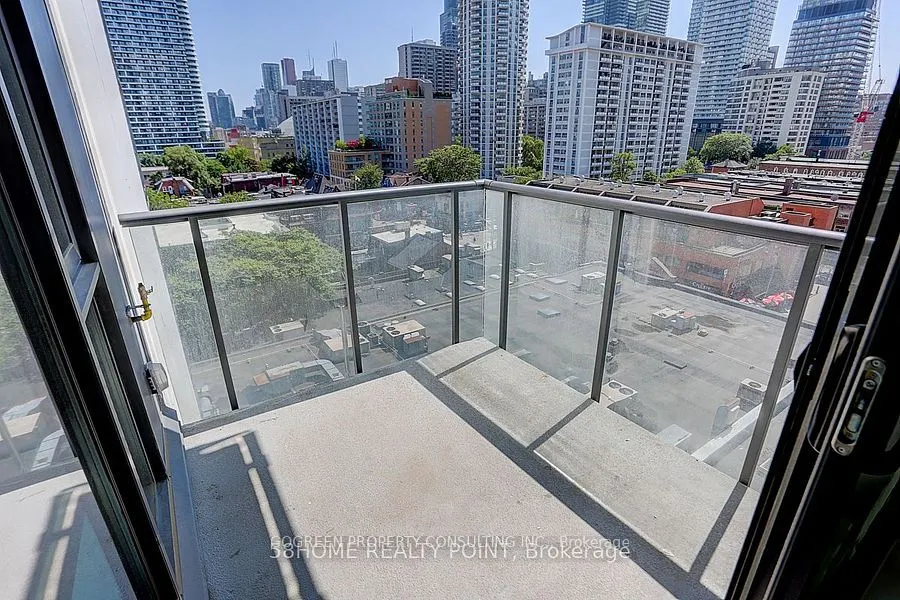 81 Wellesley Street E, #704