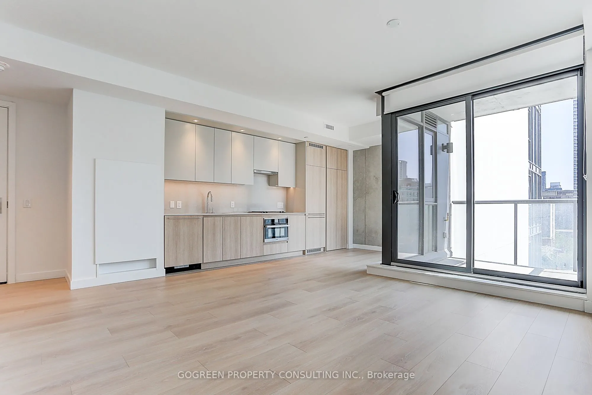 81 Wellesley Street E, #704