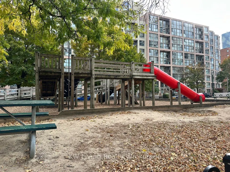 121 Lower Sherbourne Street, #463