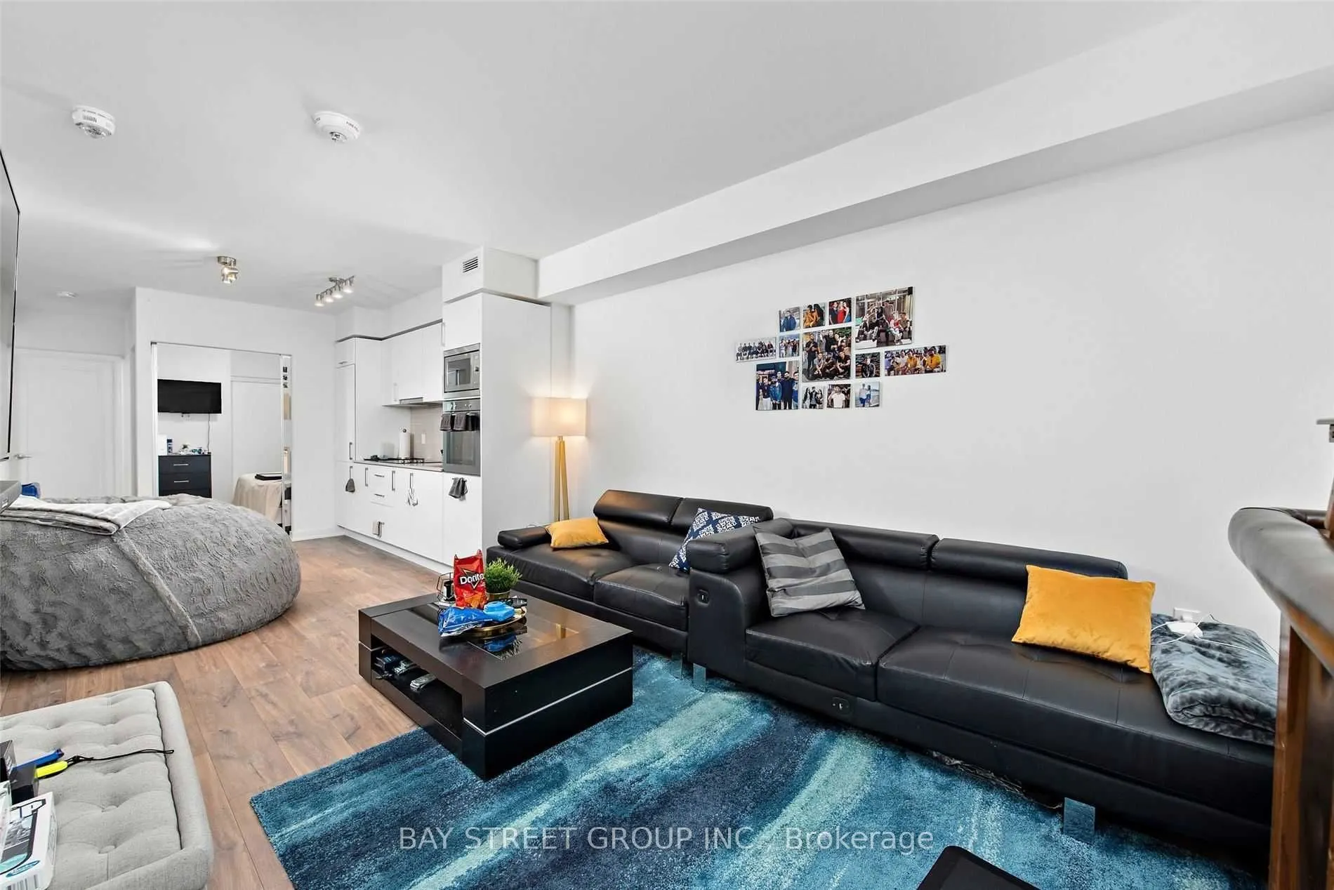 27 Bathurst Street, #313W