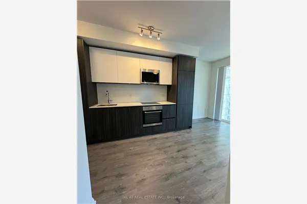 8 Widmer Street, #1608