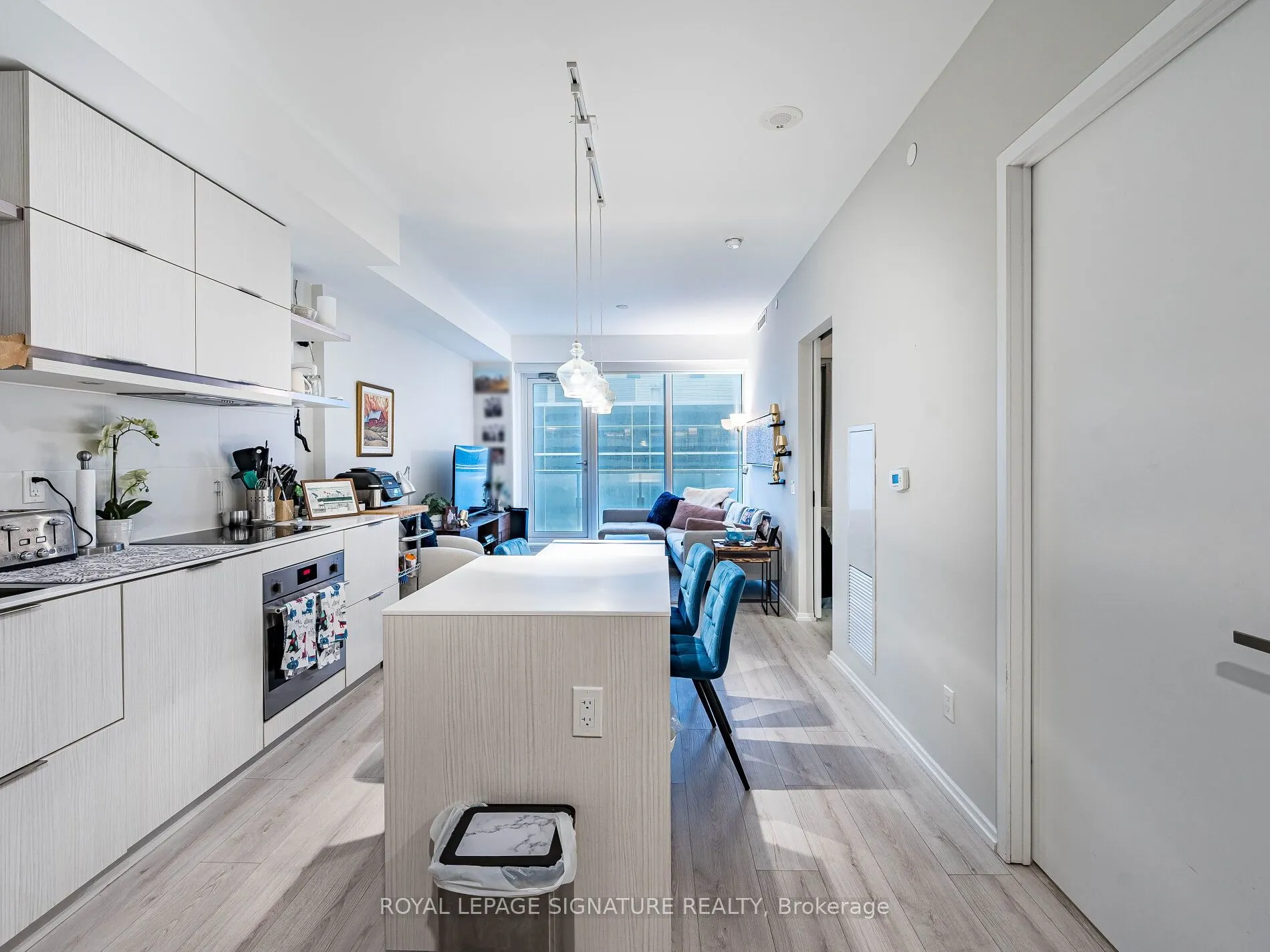 197 Yonge Street, #2107