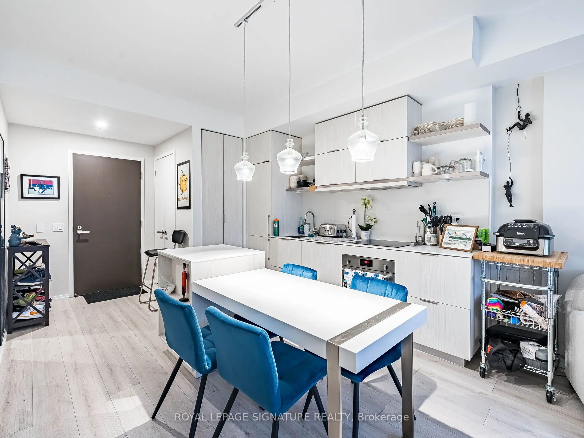 197 Yonge Street, #2107