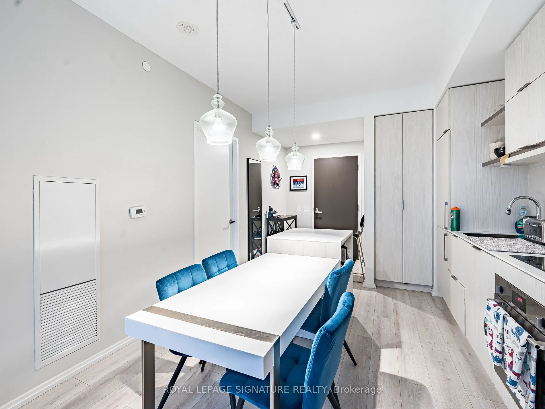 197 Yonge Street, #2107