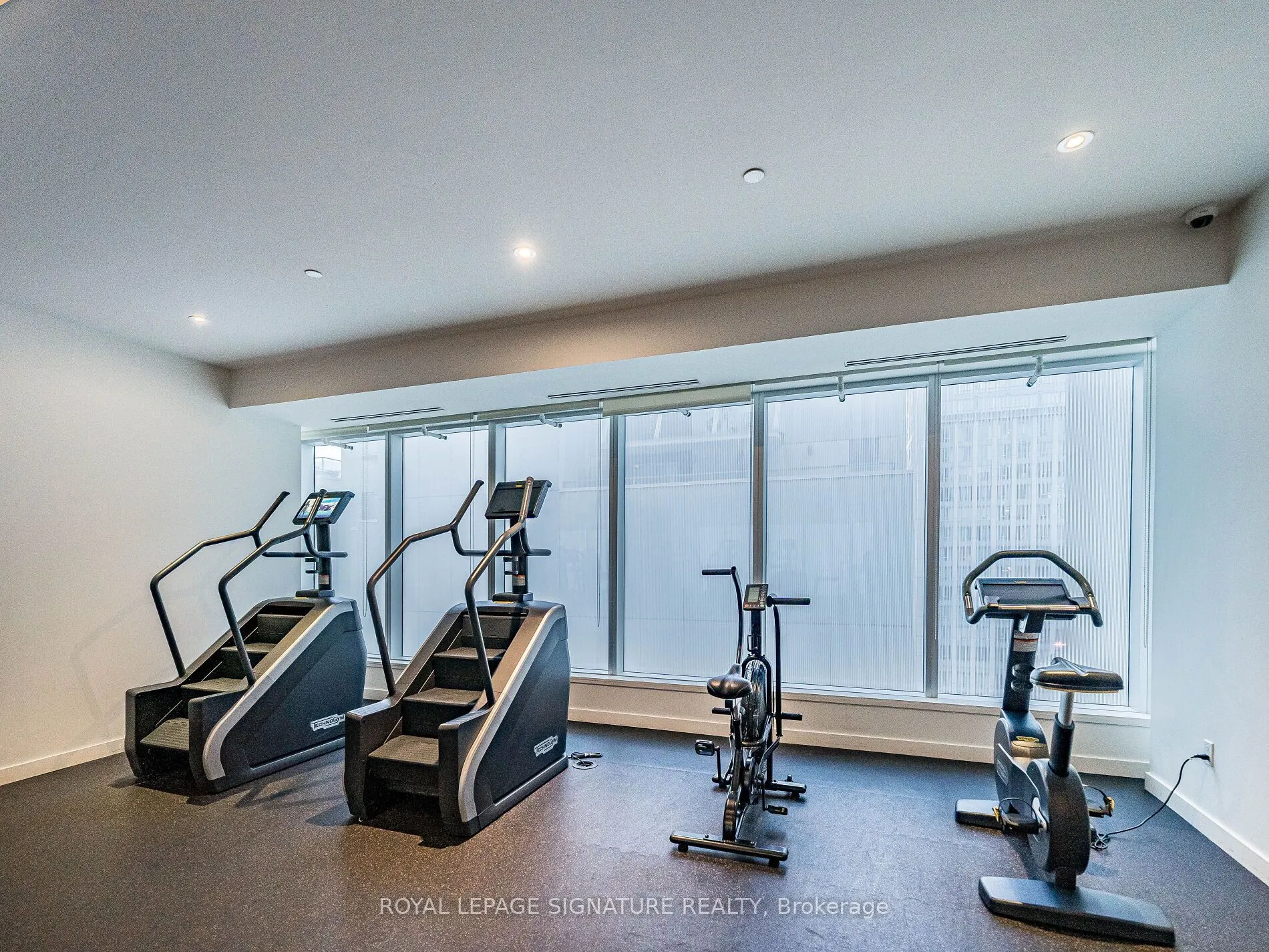 197 Yonge Street, #2107