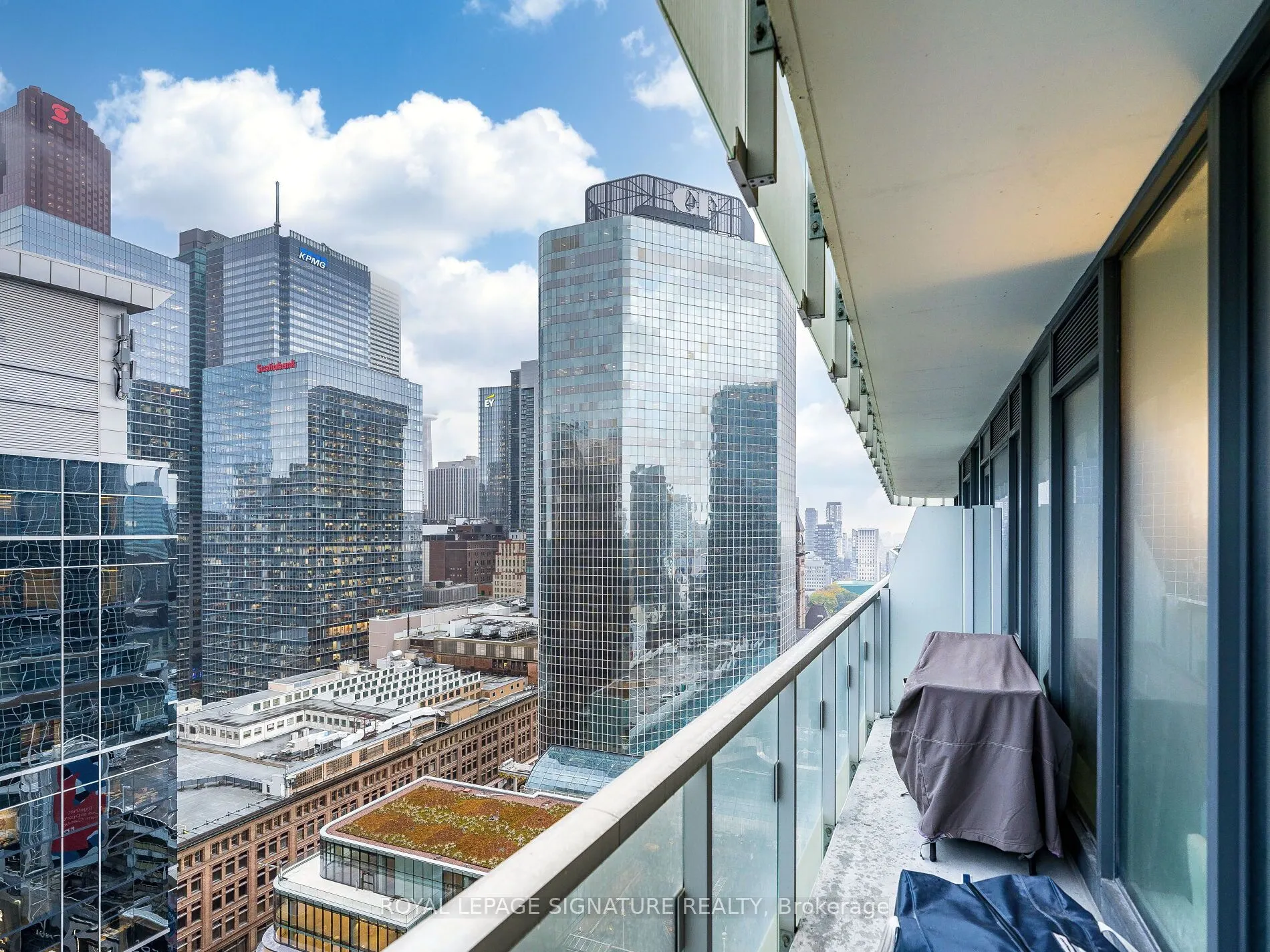 197 Yonge Street, #2107