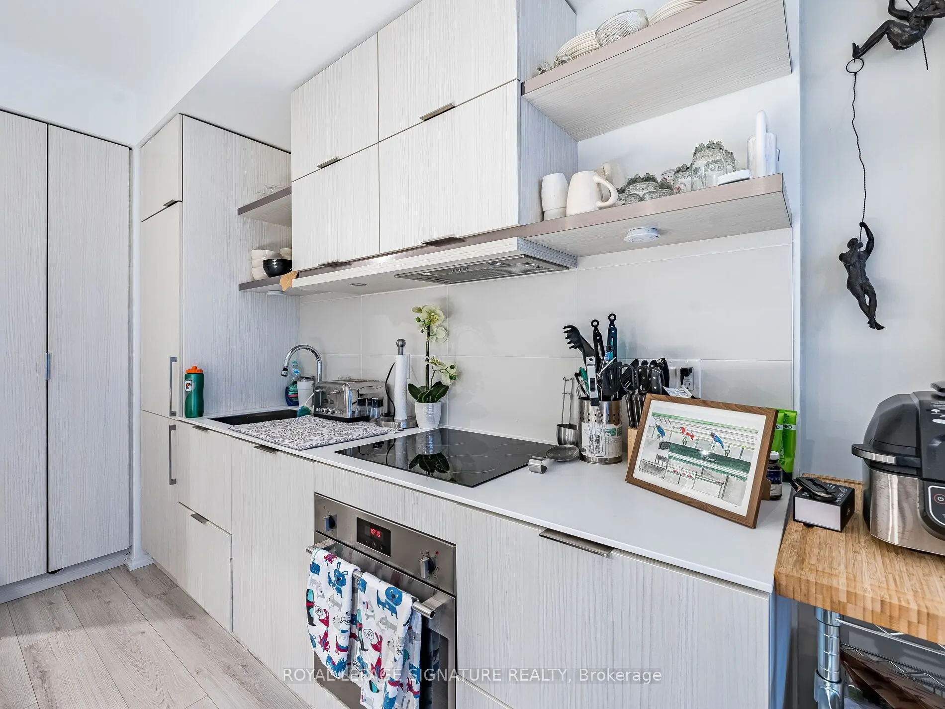 197 Yonge Street, #2107