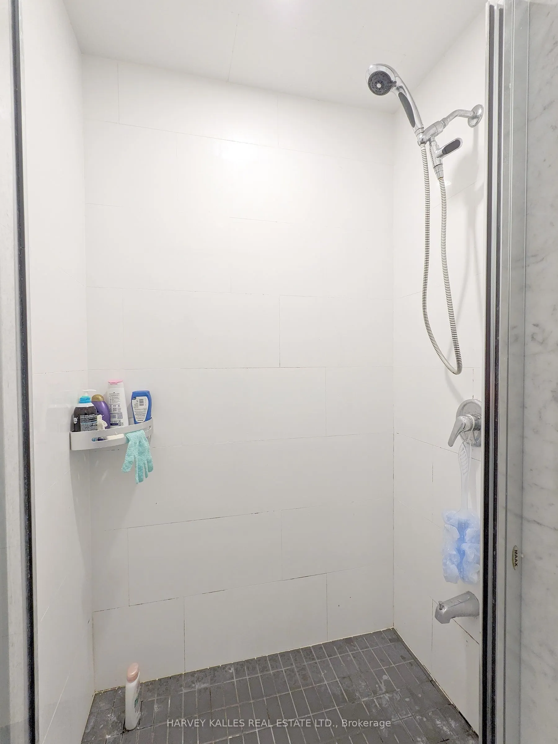 214 Bathurst Street, #1B