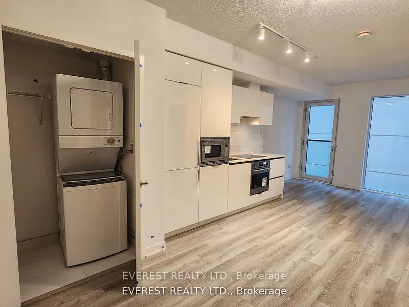 238 Simcoe Street, #302