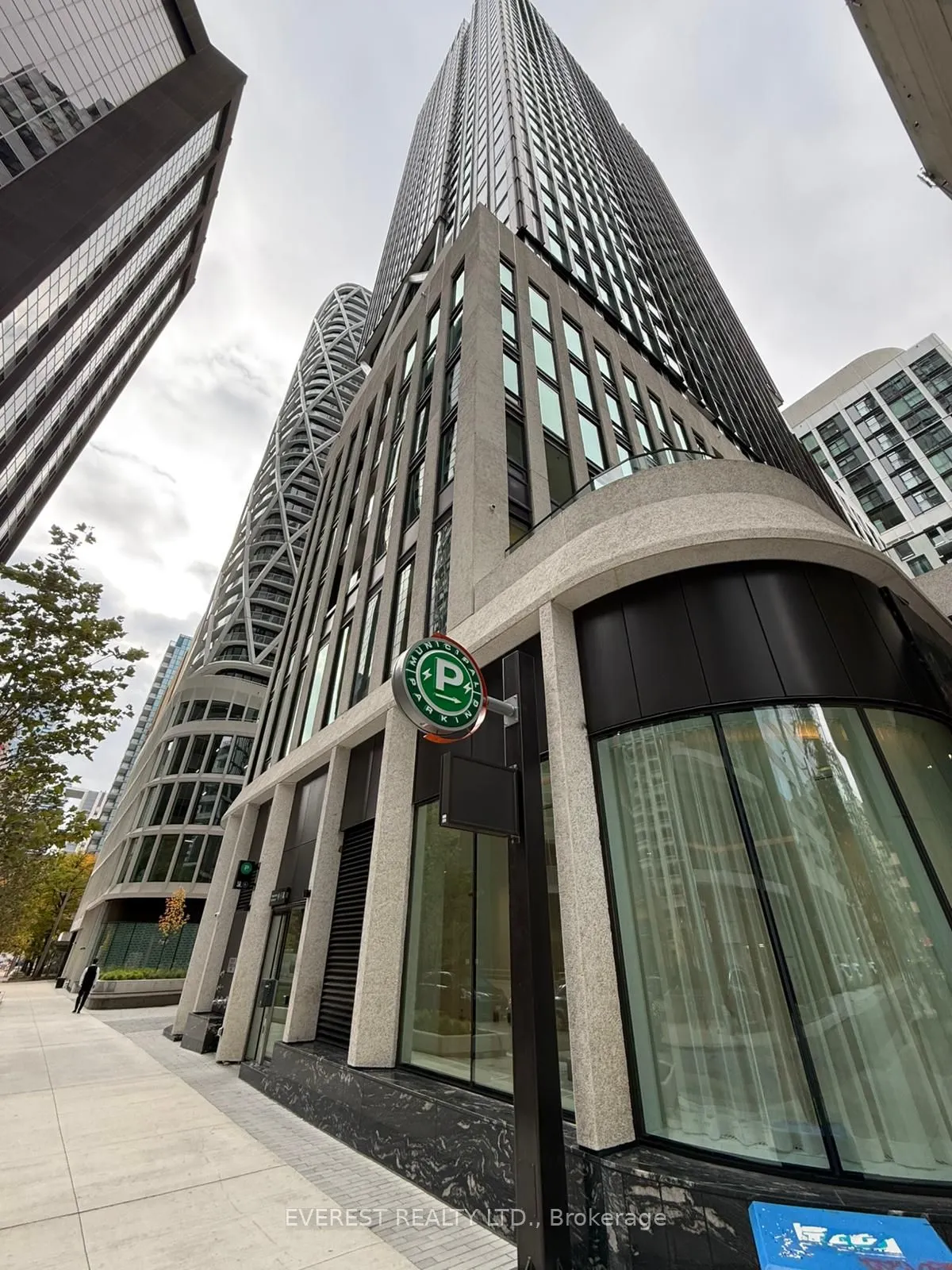238 Simcoe Street, #302
