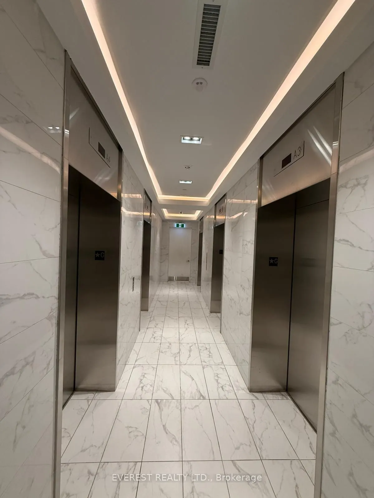 238 Simcoe Street, #302