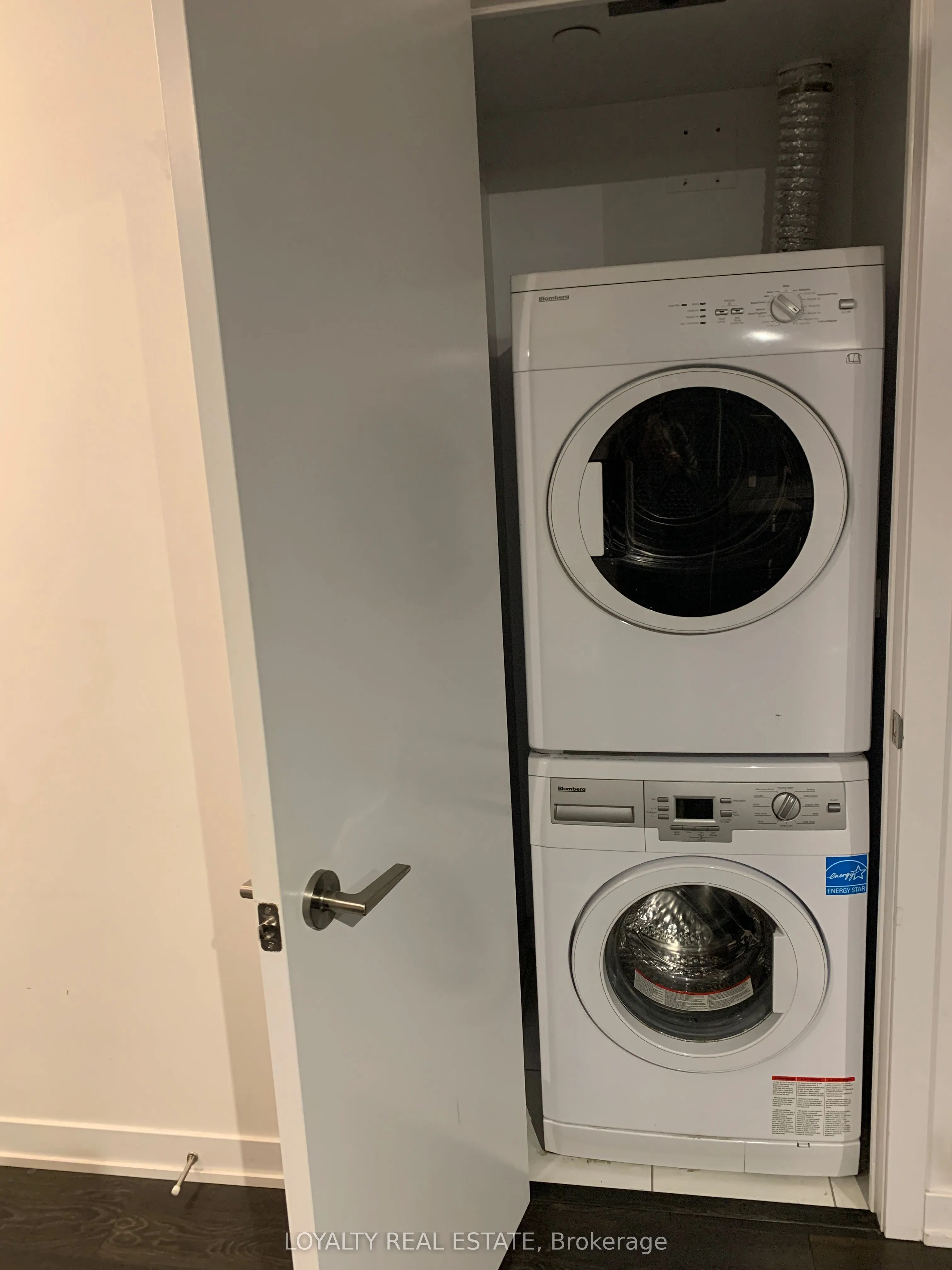 87 Peter Street, #1006