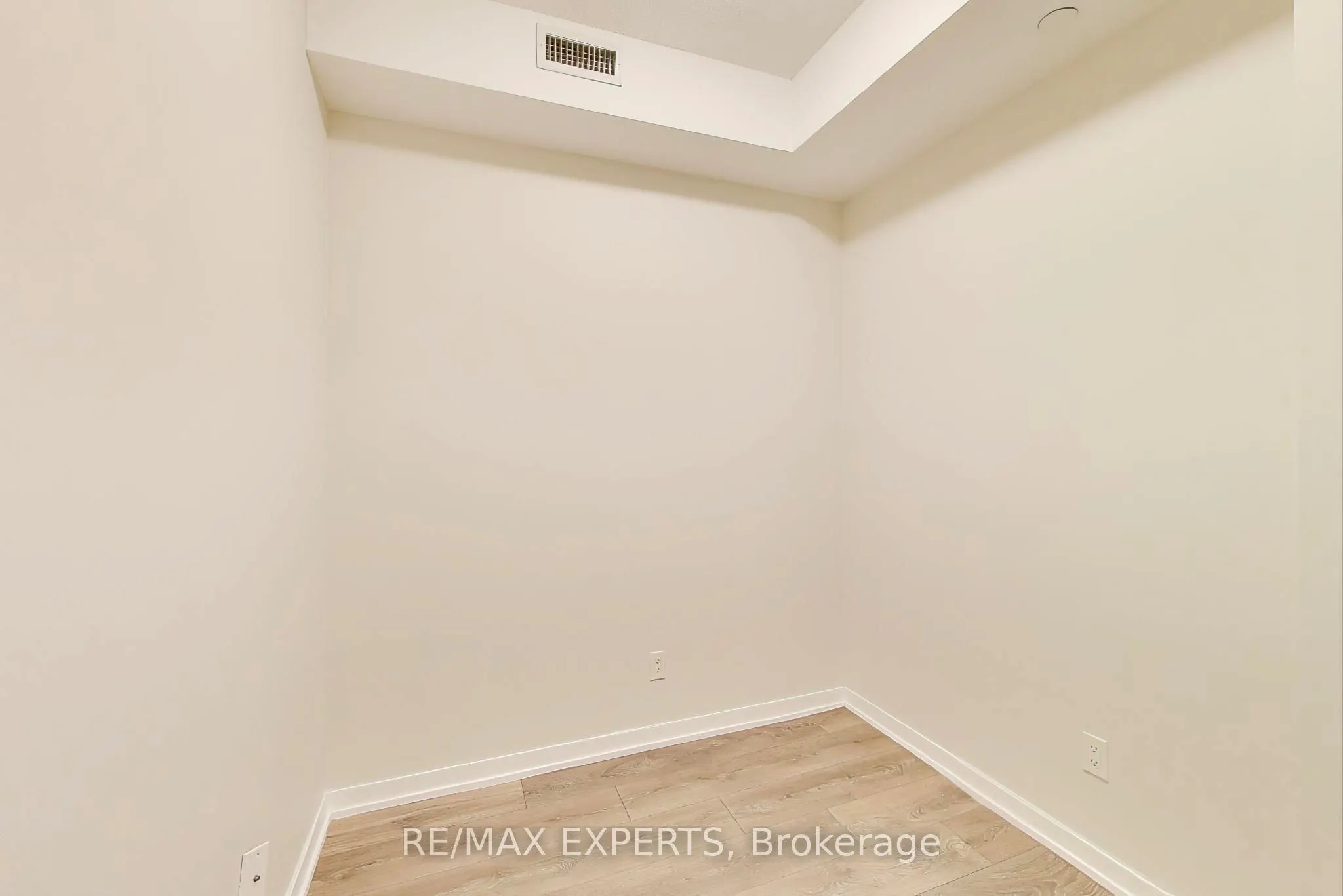 56 Forest Manor Road, #1111