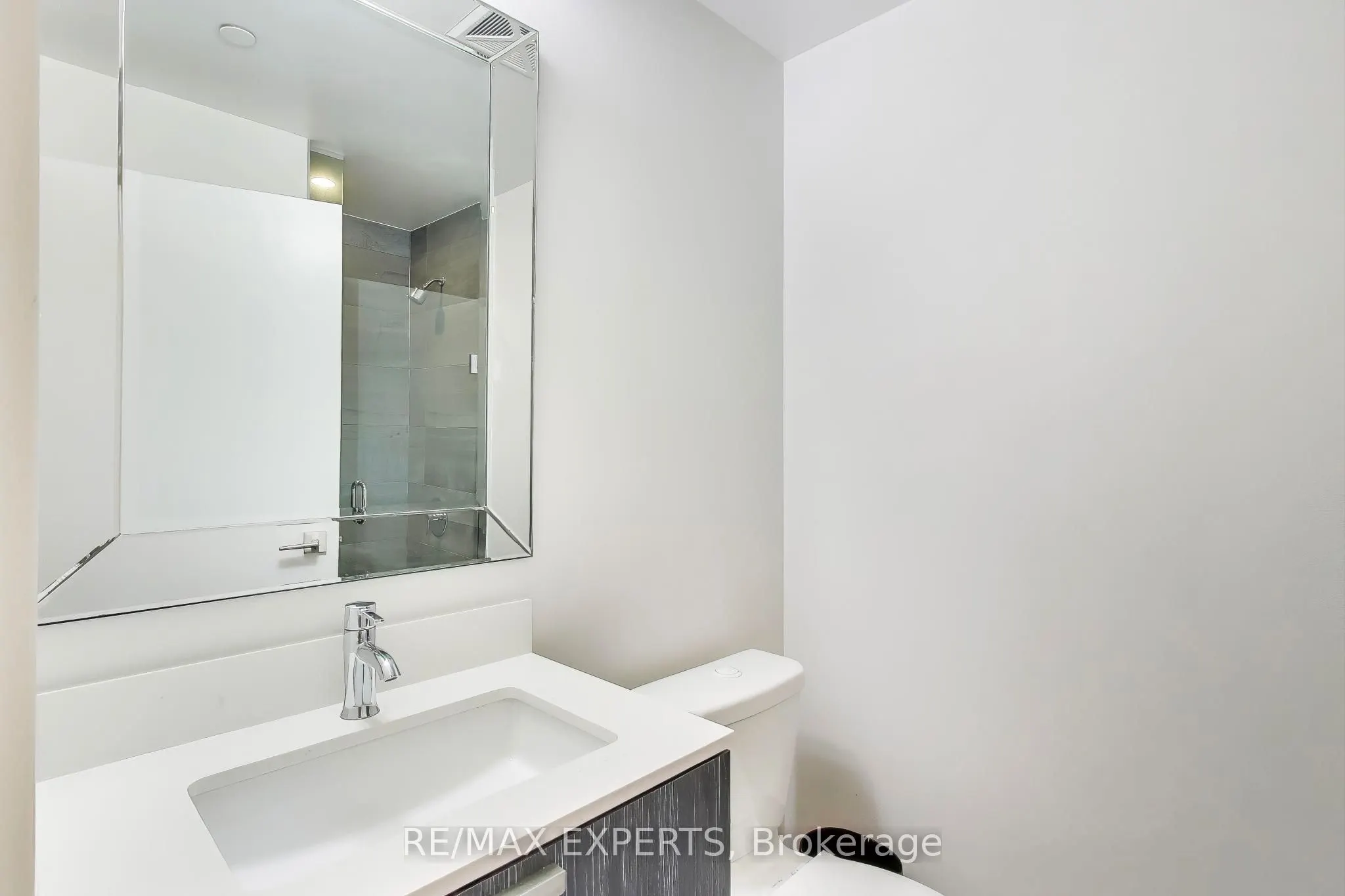 56 Forest Manor Road, #1111