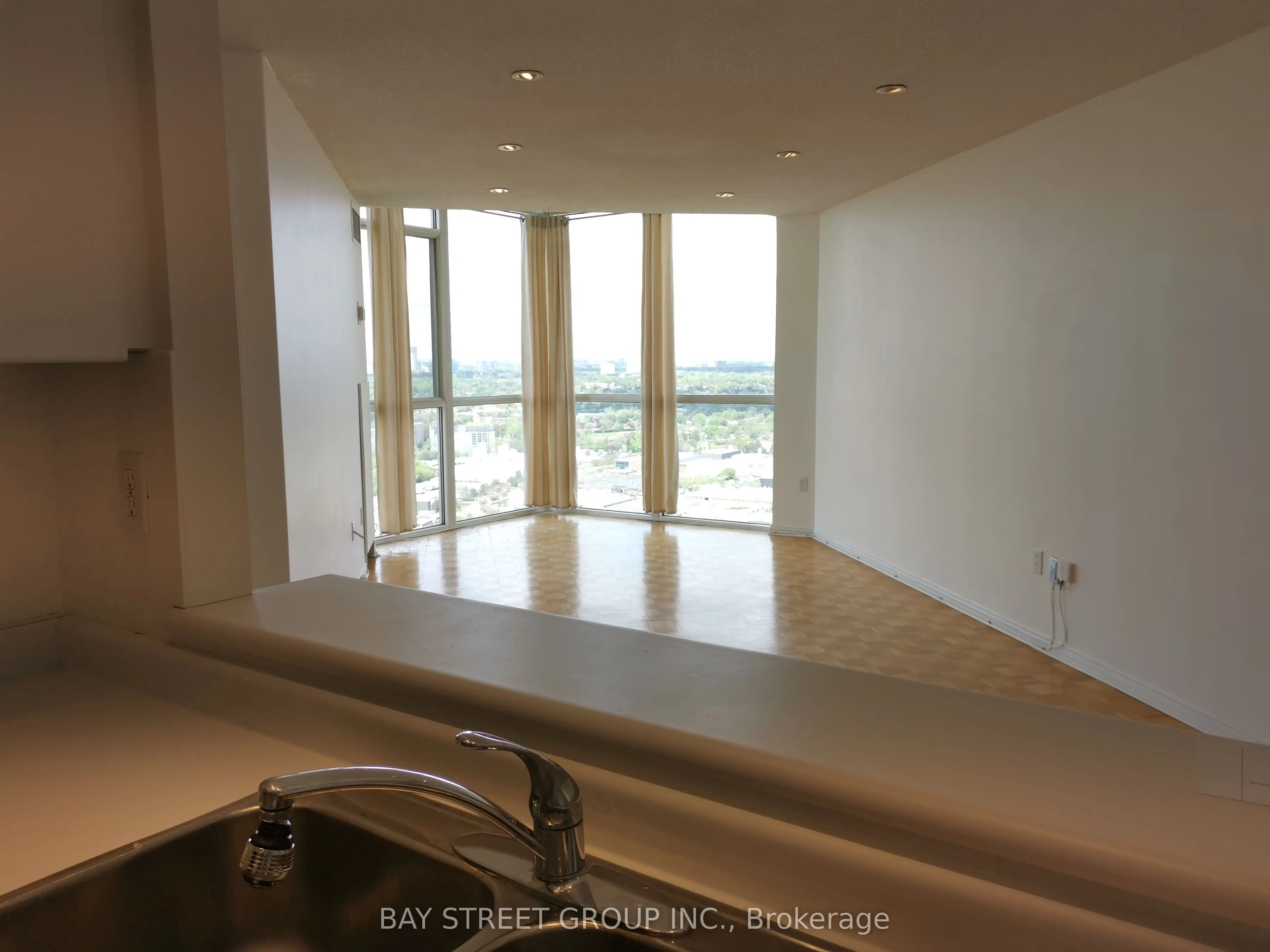 7 Concorde Place, #3710