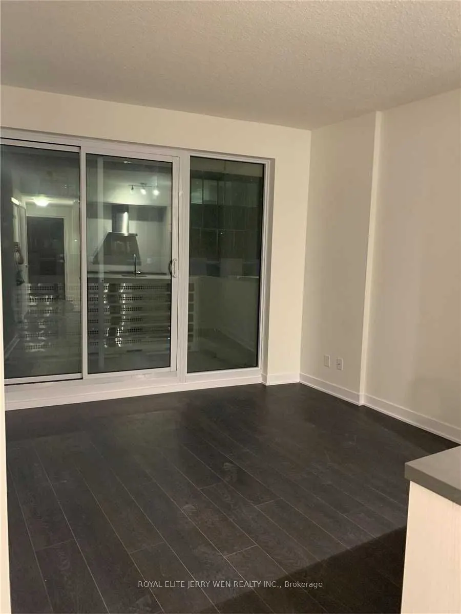 2221 Yonge Street, #411