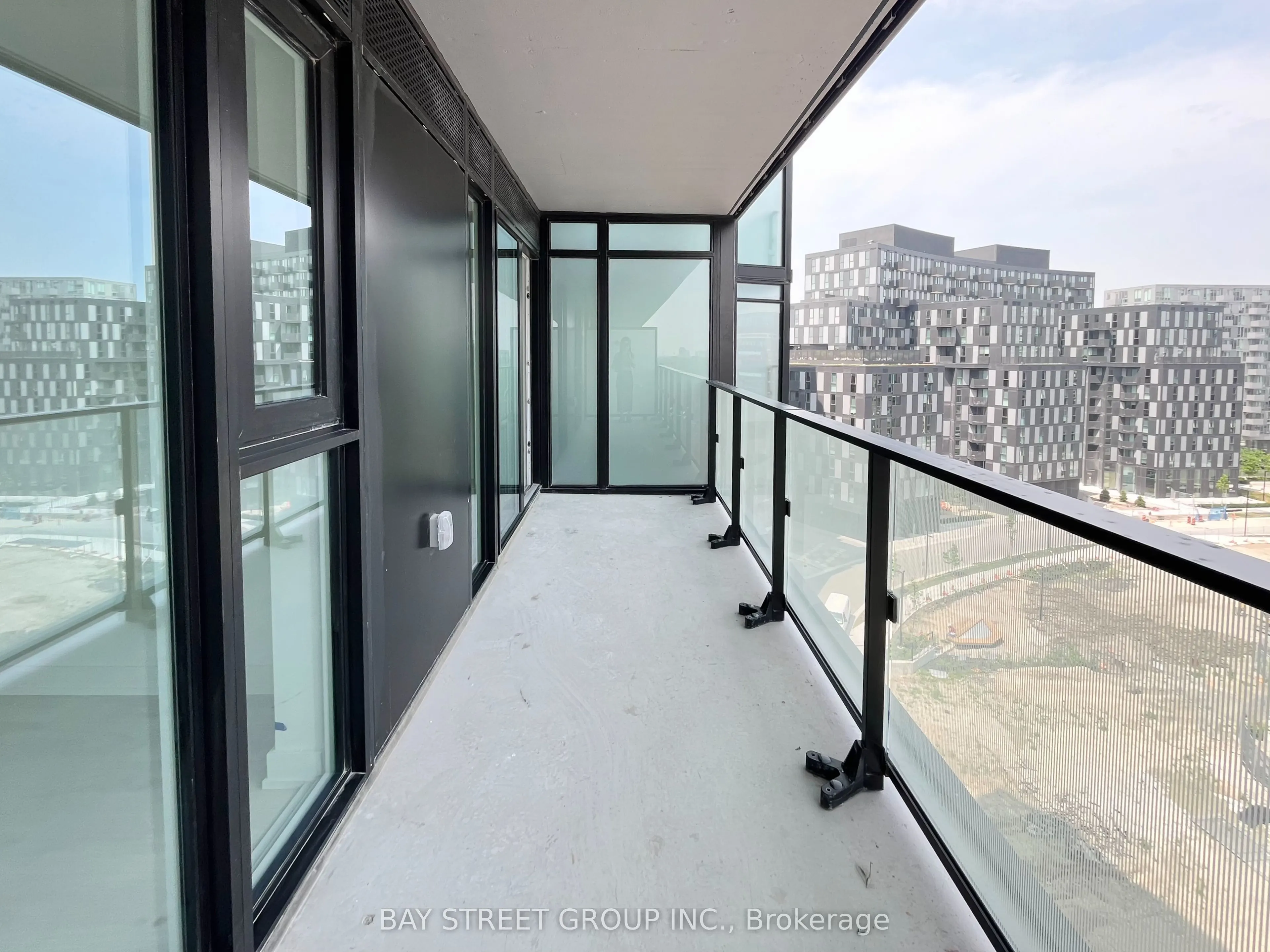 8 Tippett Rd Road, #817