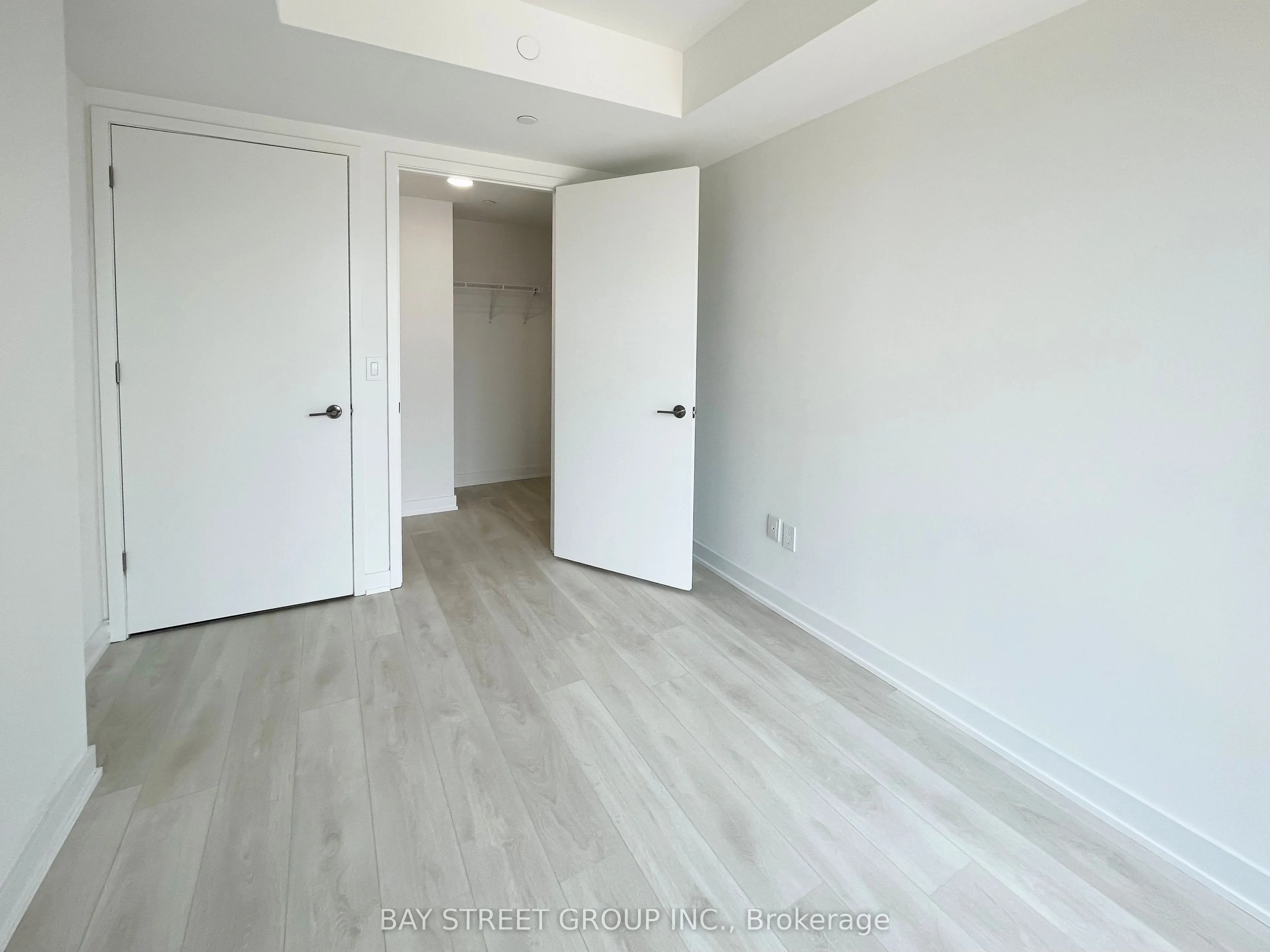 8 Tippett Rd Road, #817